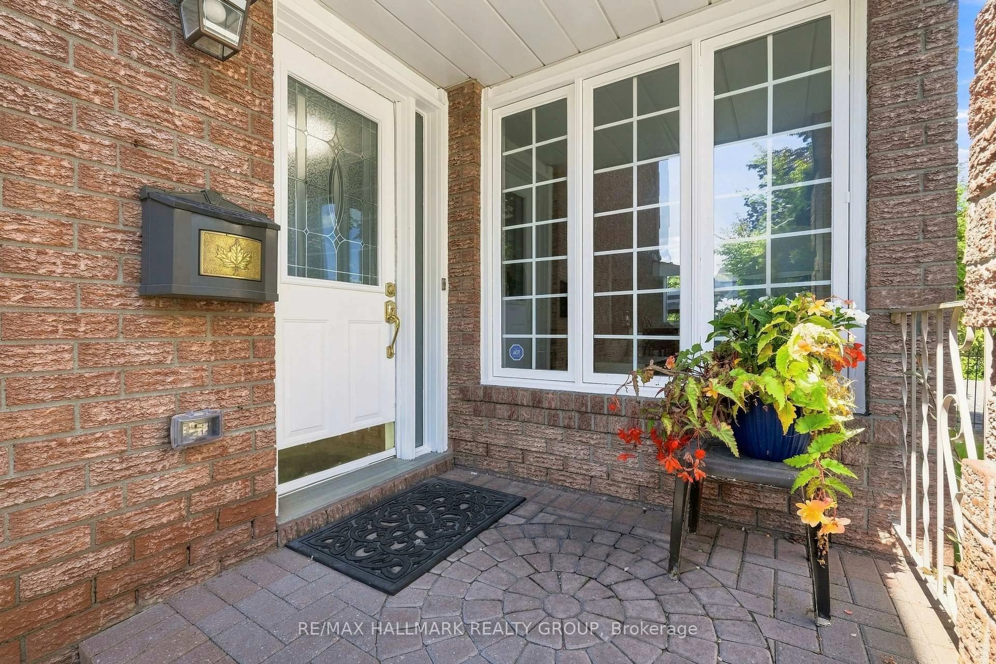 Indoor entryway for 609 TOURELLE Dr, Ottawa Ontario K4A 3H5