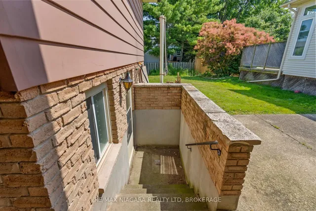 26 Forster Ave, Thorold 5