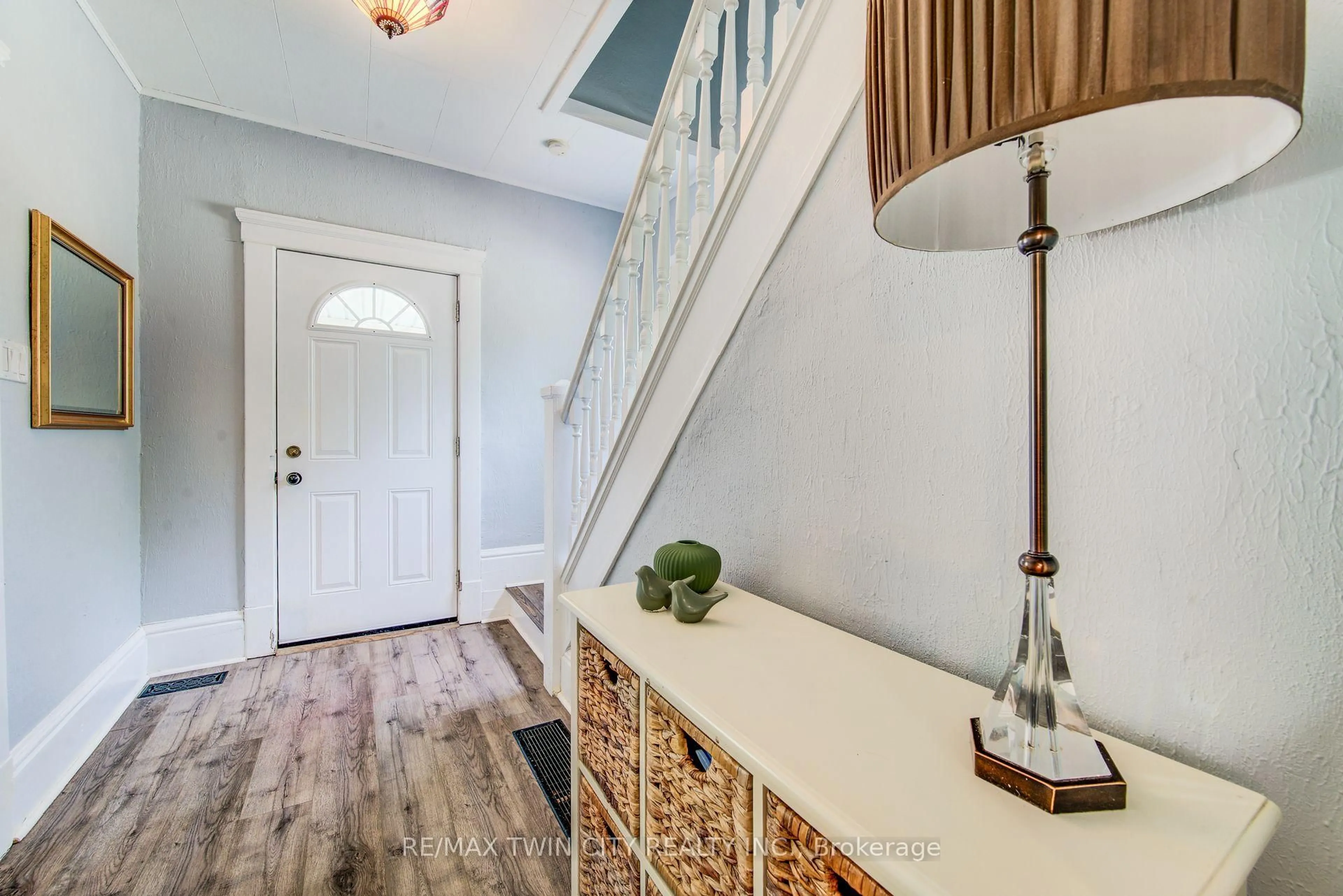 Indoor entryway for 96 Home St, Stratford Ontario N5A 1Z7