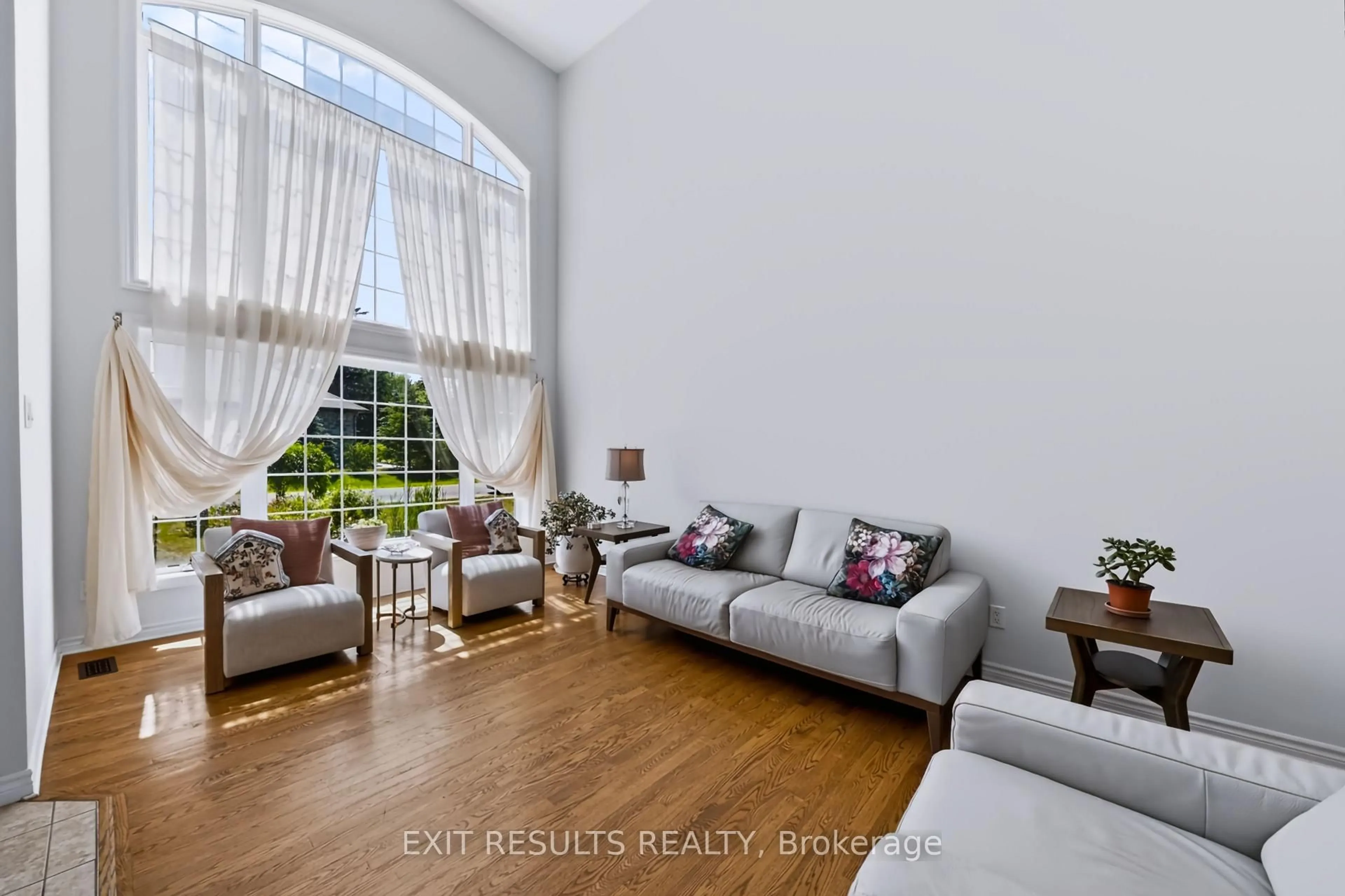 Living room with furniture, unknown for 5B KEMP Dr, Ottawa Ontario K1T 3W9