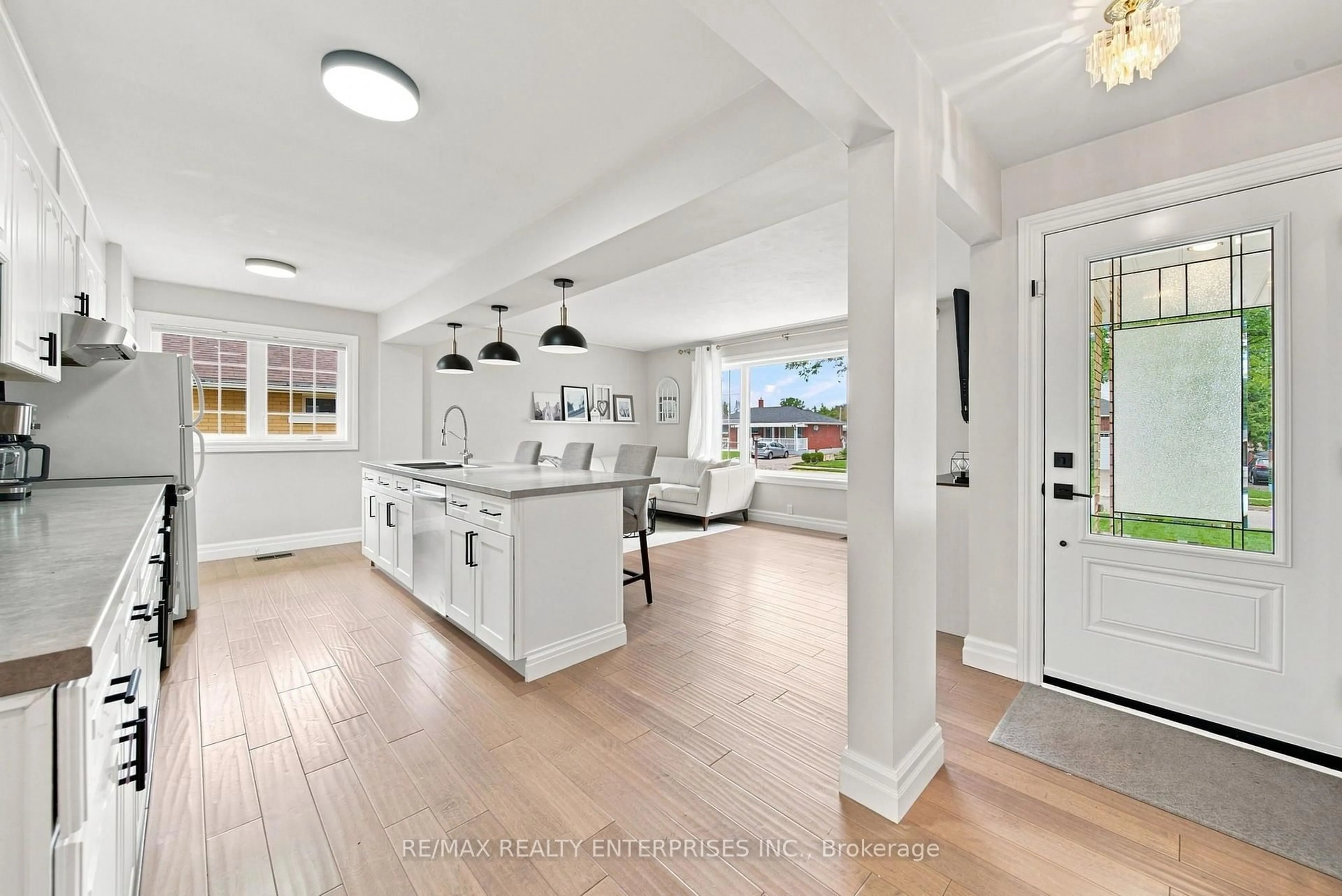 Open concept kitchen, unknown for 56 Alexander Ave, Cambridge Ontario N1R 5K7