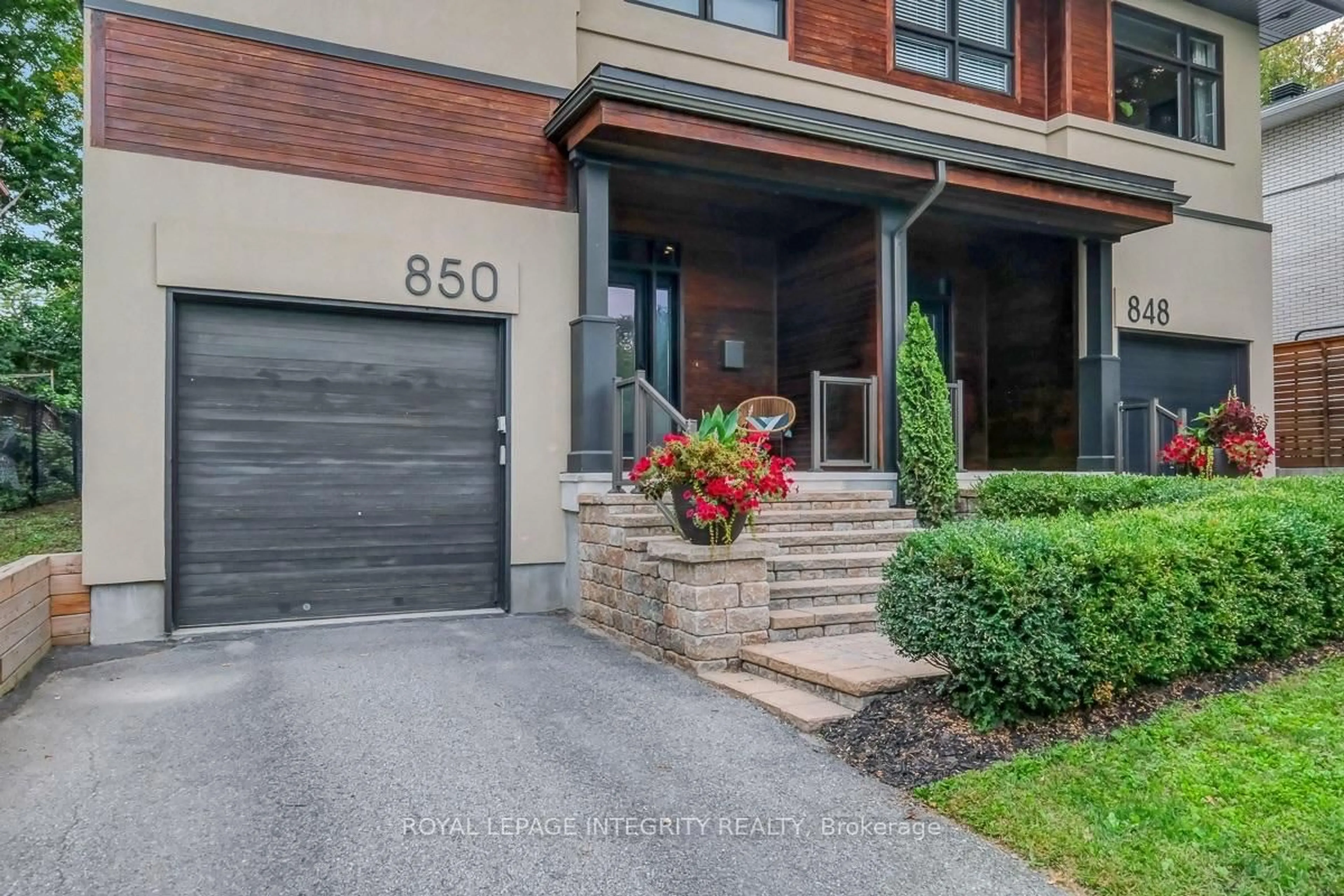 Unknown for 850 Tavistock Rd, Ottawa Ontario K2B 5N6