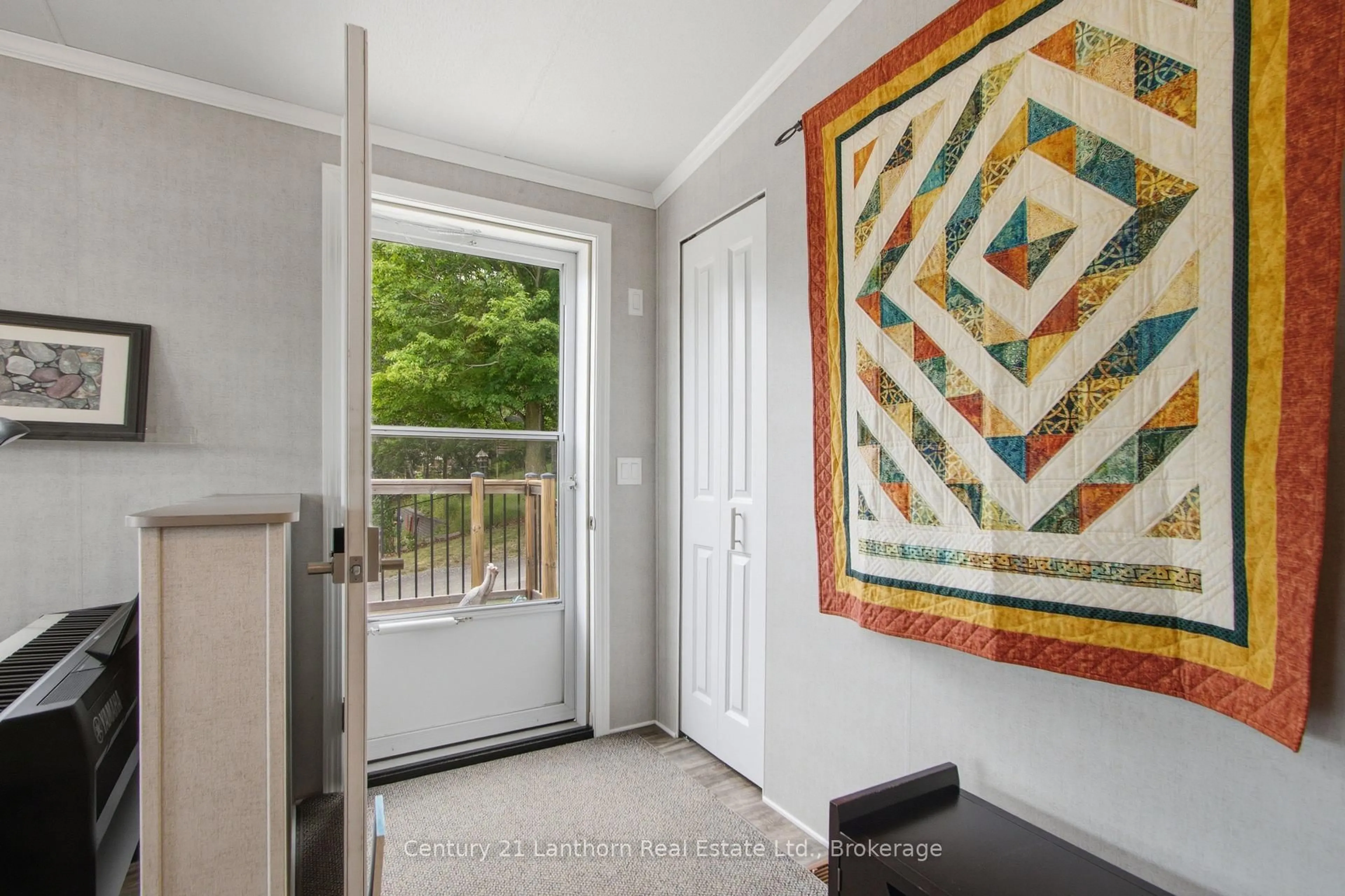 Indoor entryway for 484 Frankford Stirling Rd #12, Hastings Ontario K0K 2C0