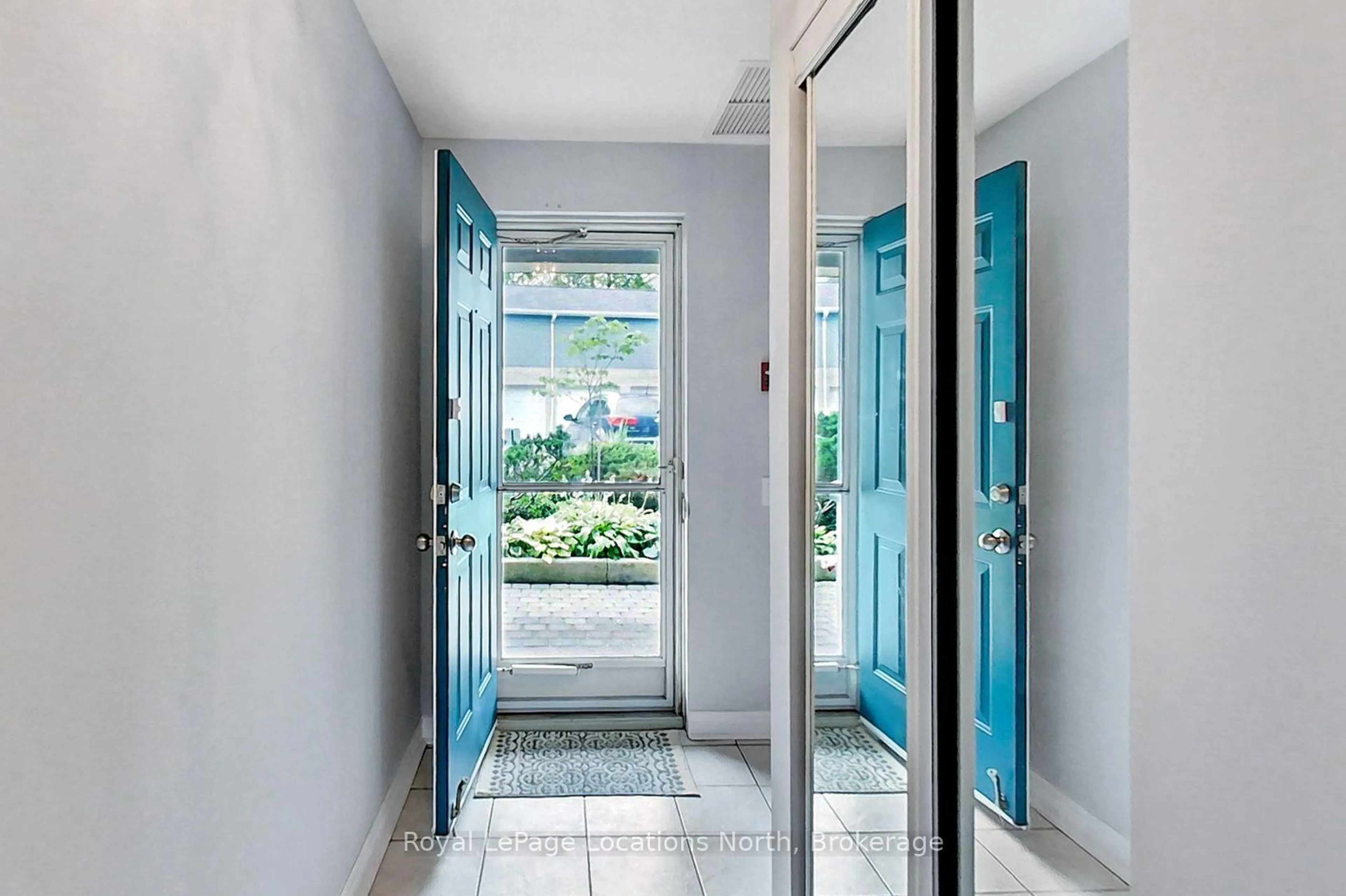 Indoor entryway for 34 Bayfield St #106, Meaford Ontario N4L 1Y2