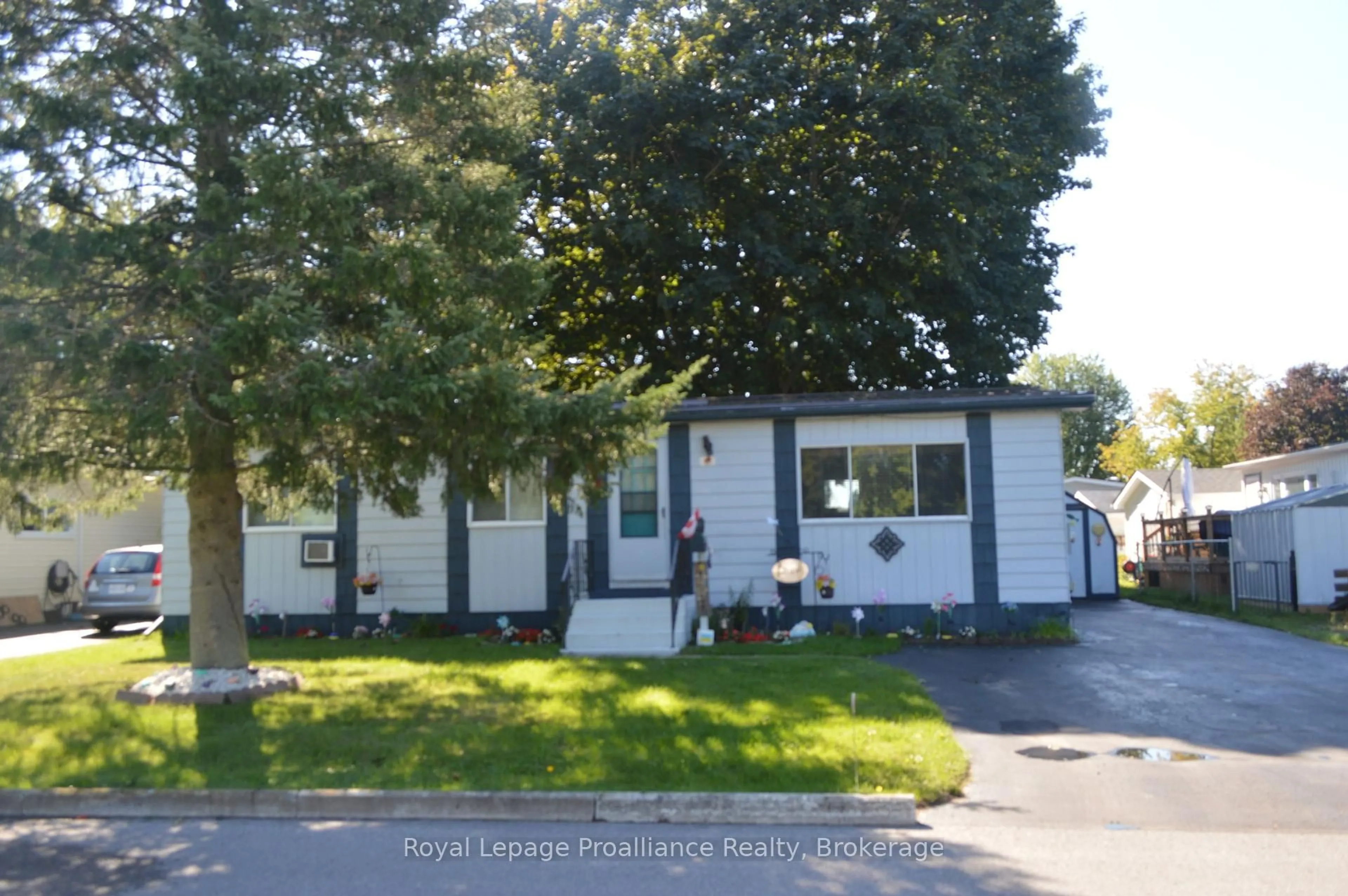 Unknown for 17 Warbler Lane, Quinte West Ontario K8N 4Z3