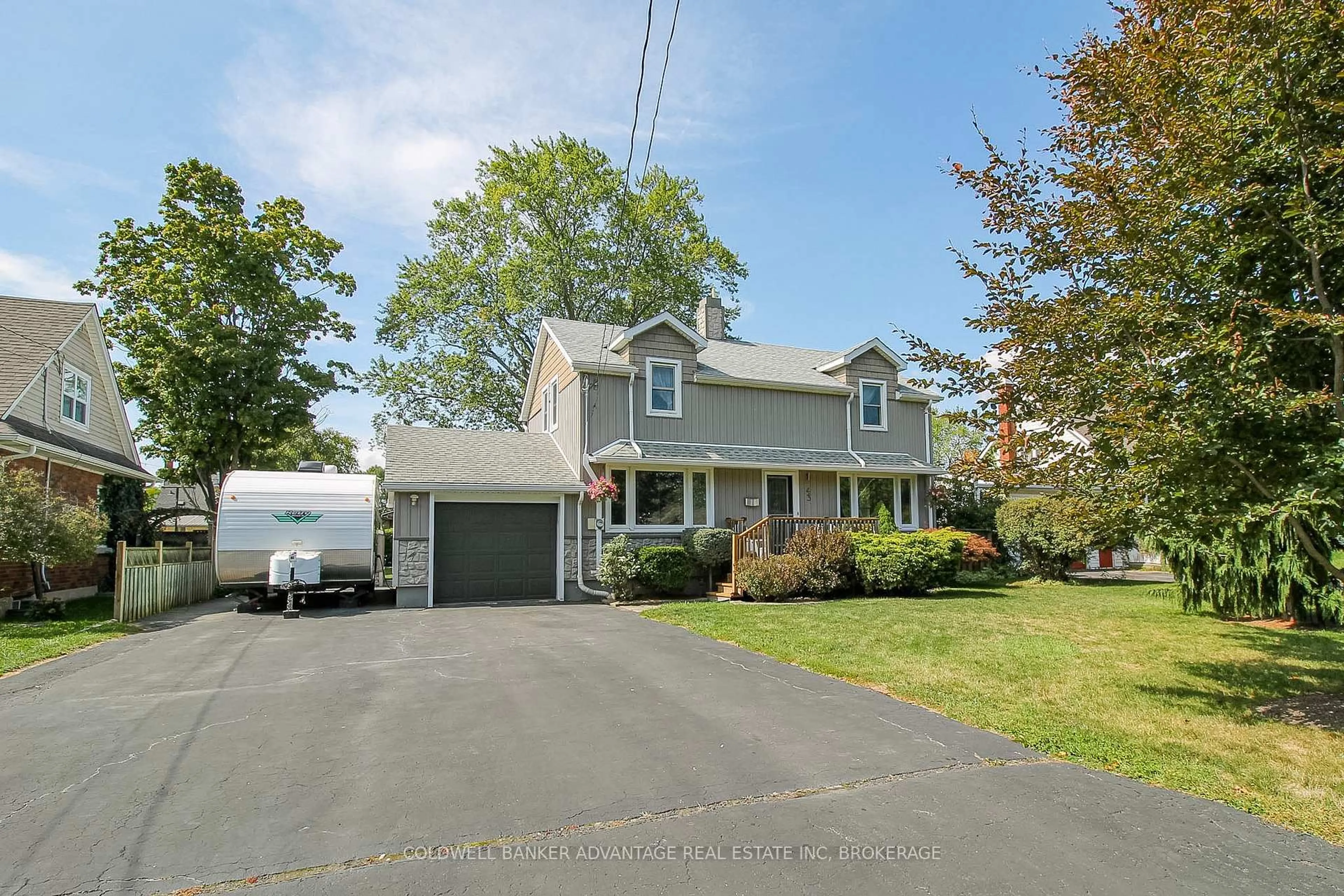 A pic from outside/outdoor area/front of a property/back of a property/a pic from drone, street for 43 Gram Ave, Welland Ontario L3C 1H5