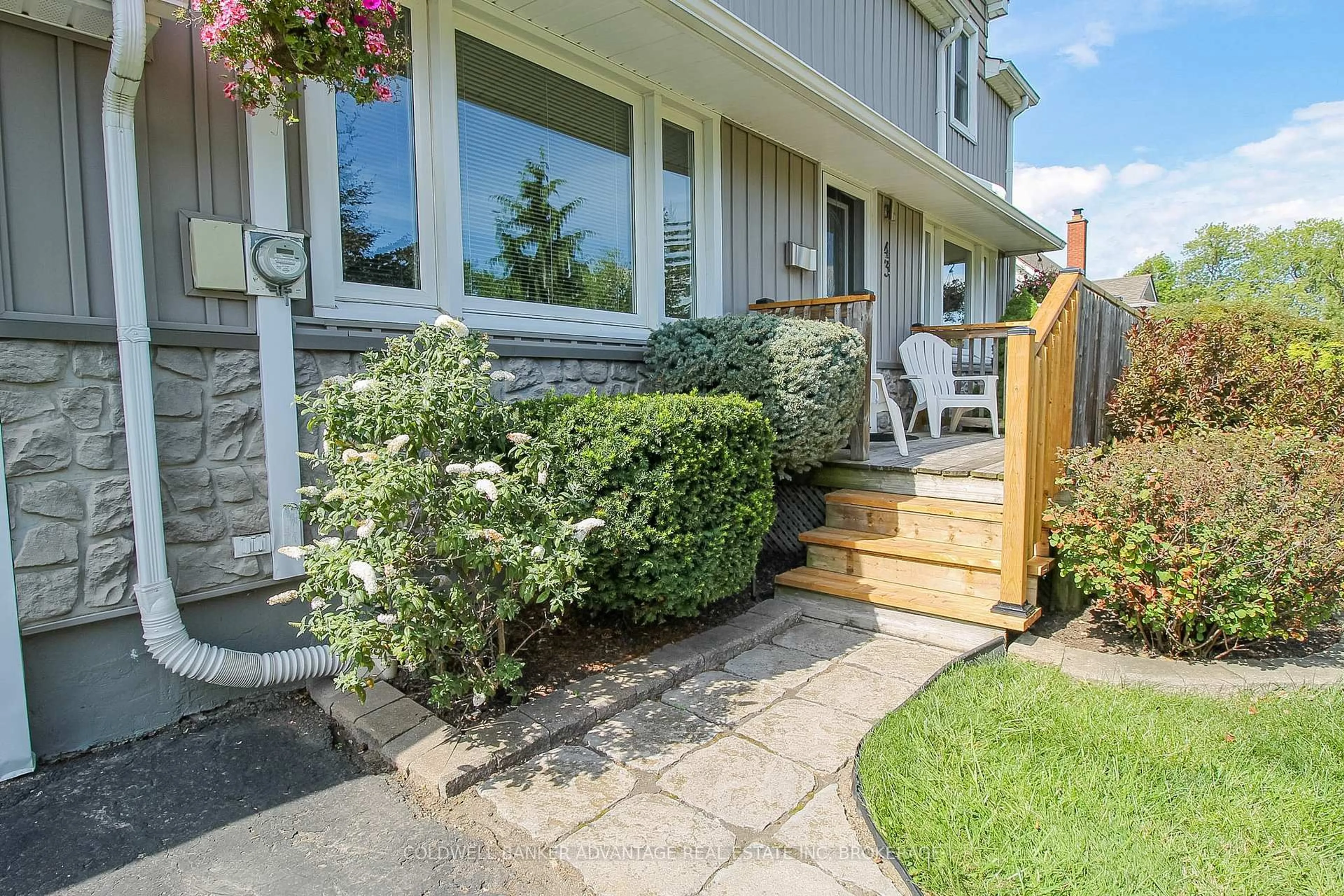 Patio, street for 43 Gram Ave, Welland Ontario L3C 1H5