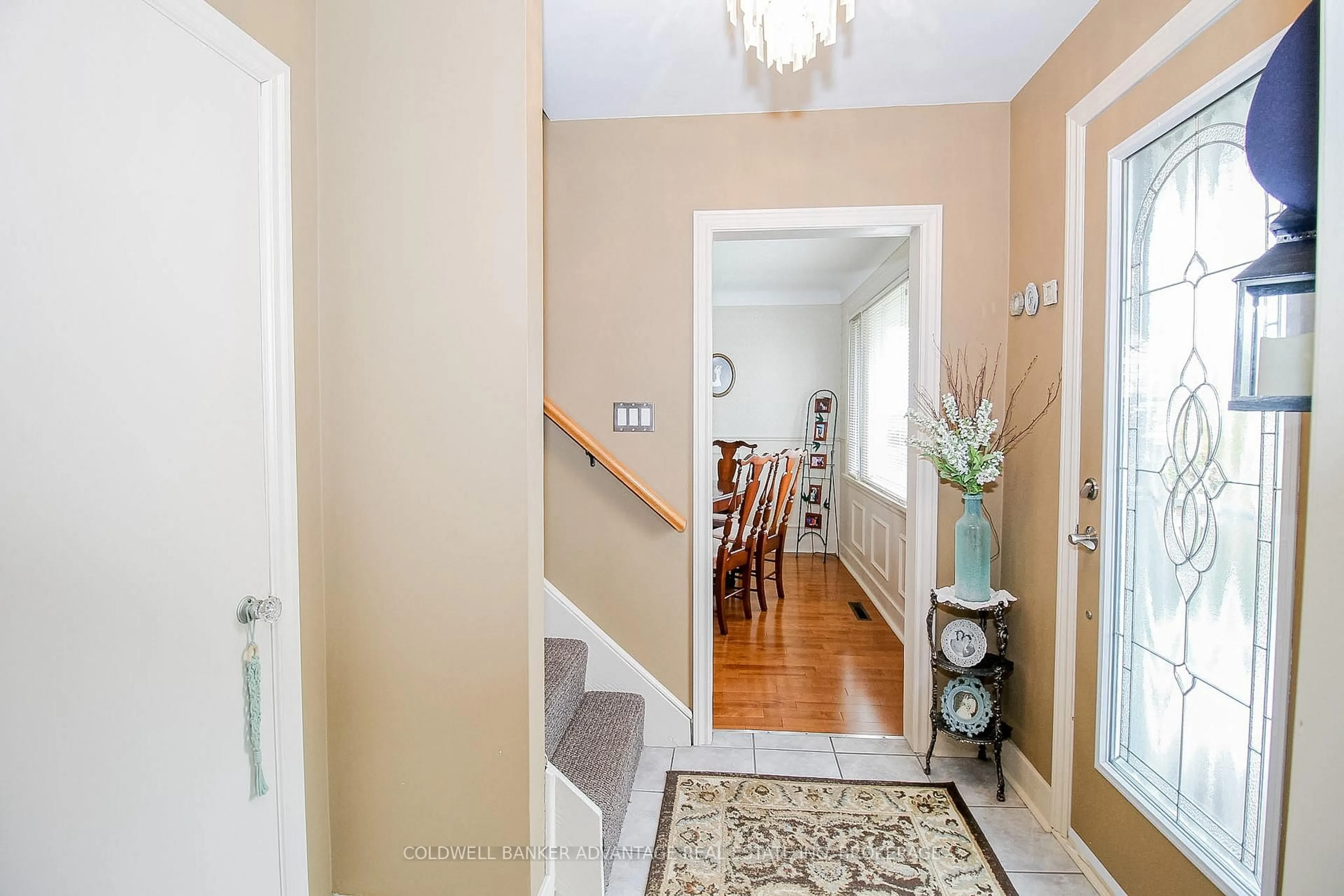 Indoor entryway for 43 Gram Ave, Welland Ontario L3C 1H5