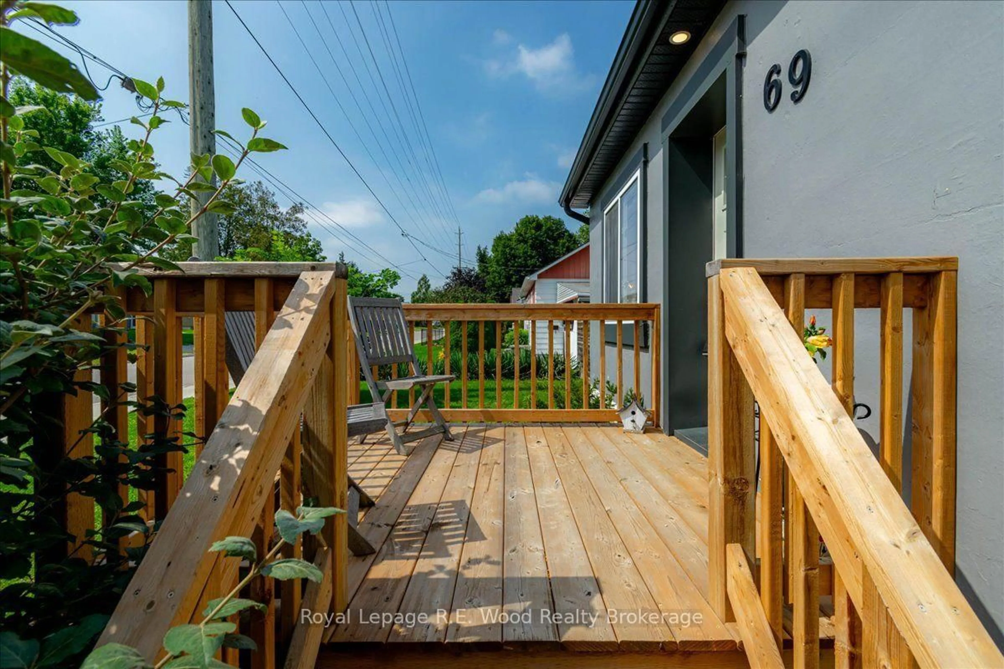 Patio, street for 69 Ann St, Norfolk Ontario N4B 1H6