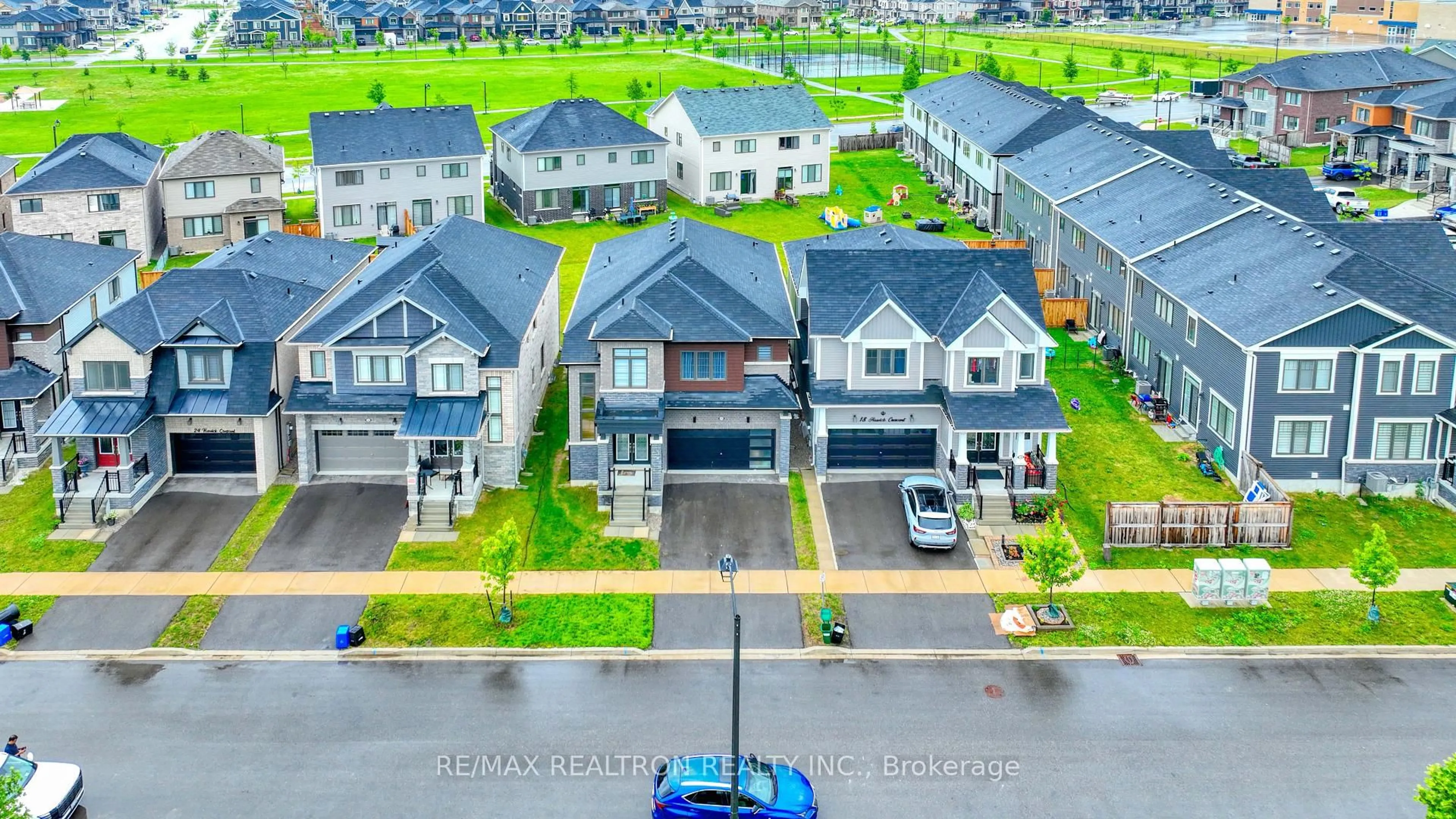 A pic from outside/outdoor area/front of a property/back of a property/a pic from drone, street for 20 Hawick Cres, Haldimand Ontario N3W 0G4