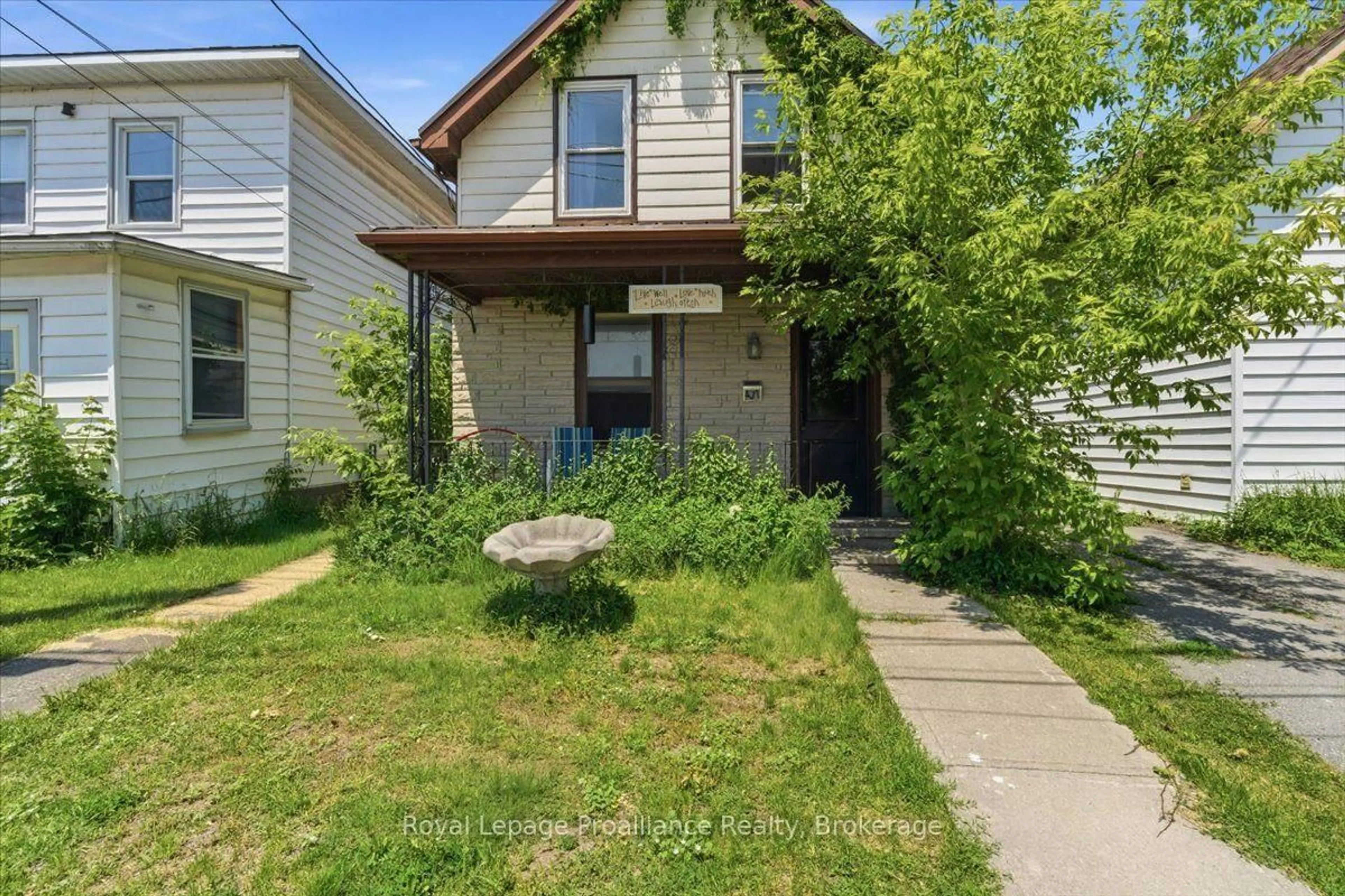 A pic from outside/outdoor area/front of a property/back of a property/a pic from drone, street for 431 Main St, Deseronto Ontario K0K 1X0