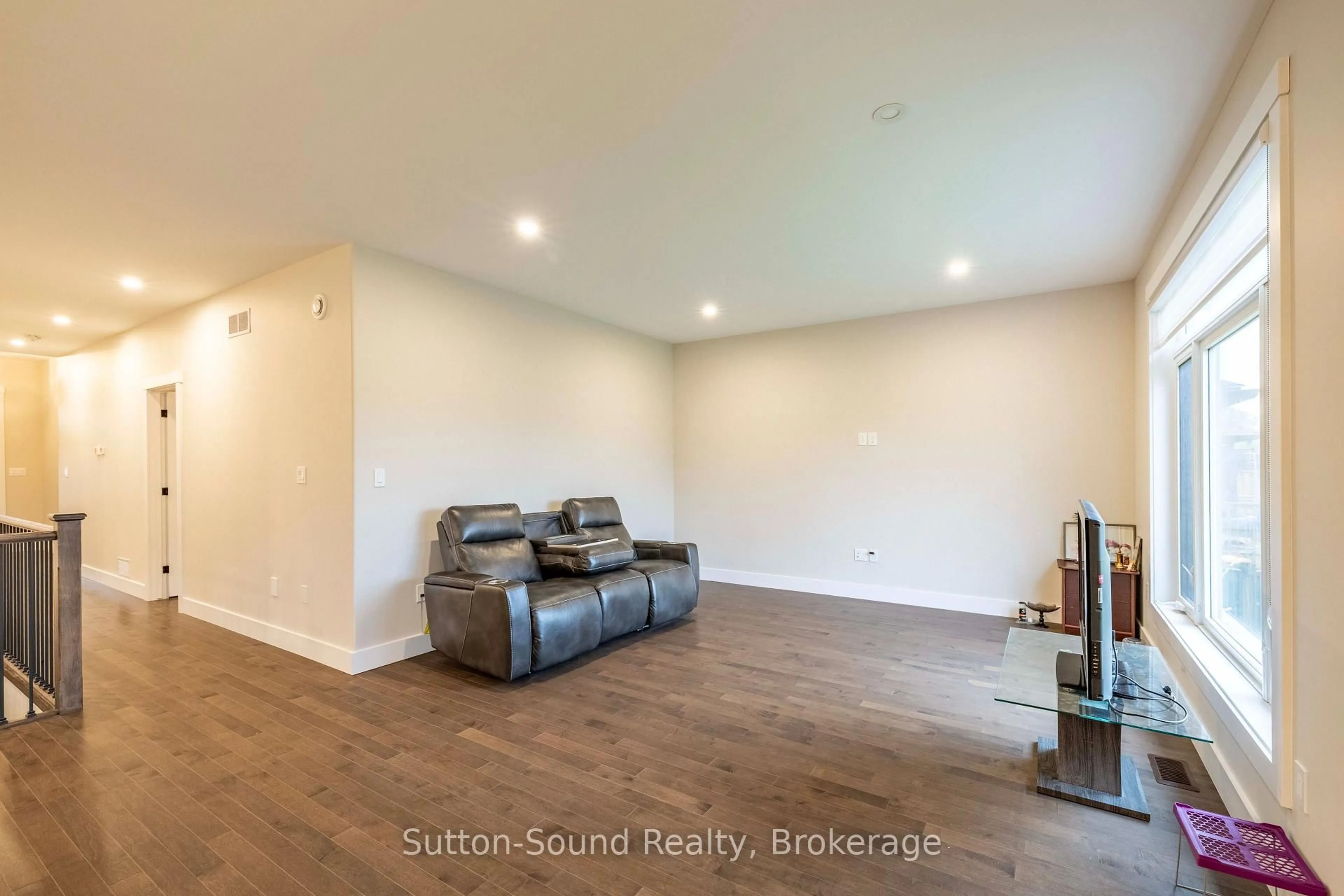 Living room with furniture, unknown for 2545 9th Ave, Owen Sound Ontario N4K 3H4