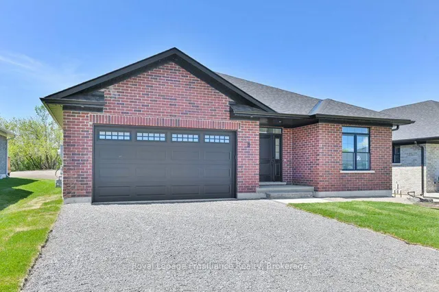 8 Dunmor St, Stirling 2
