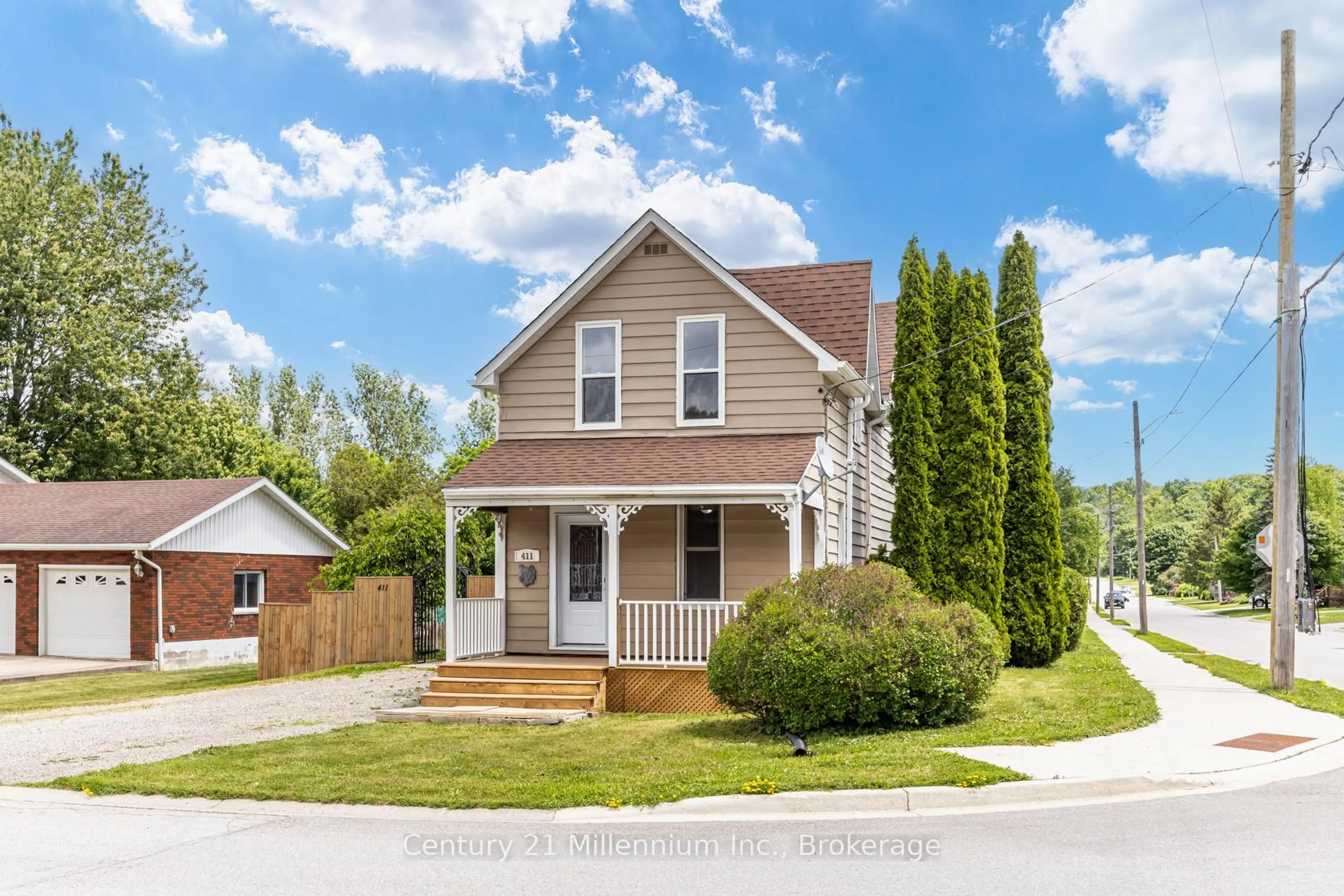 Home with vinyl exterior material, street for 411 Taylor St, South Bruce Peninsula Ontario N0H 2T0