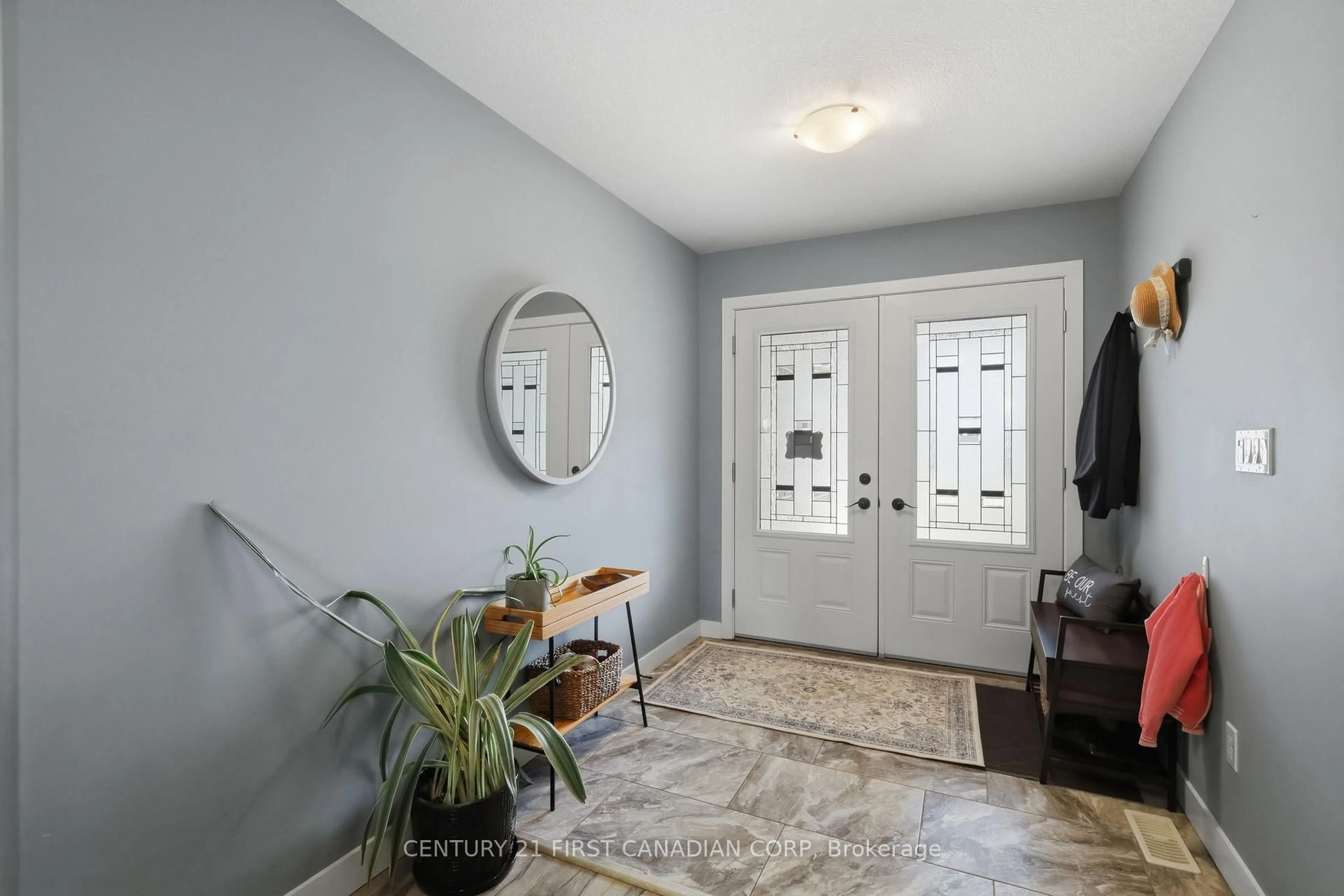 Indoor entryway for 29 Nicoles Tr, Thames Centre Ontario N0M 2P0