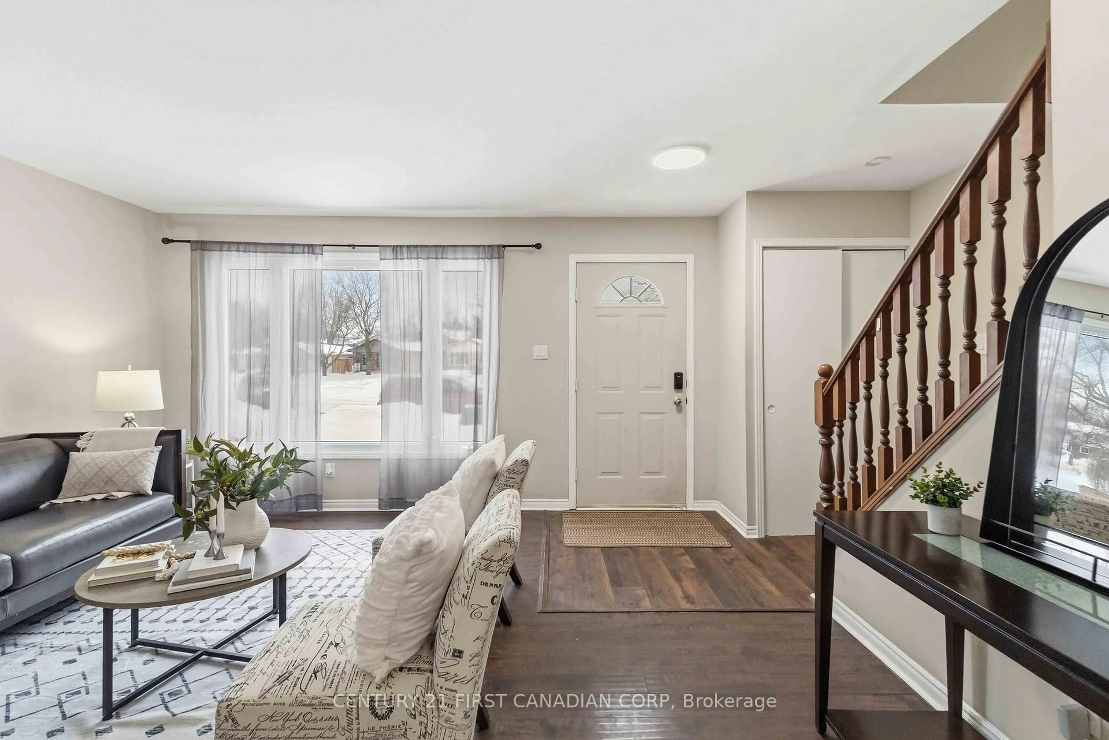 Indoor entryway for 40 Culver Crt, London East Ontario N5V 3E8