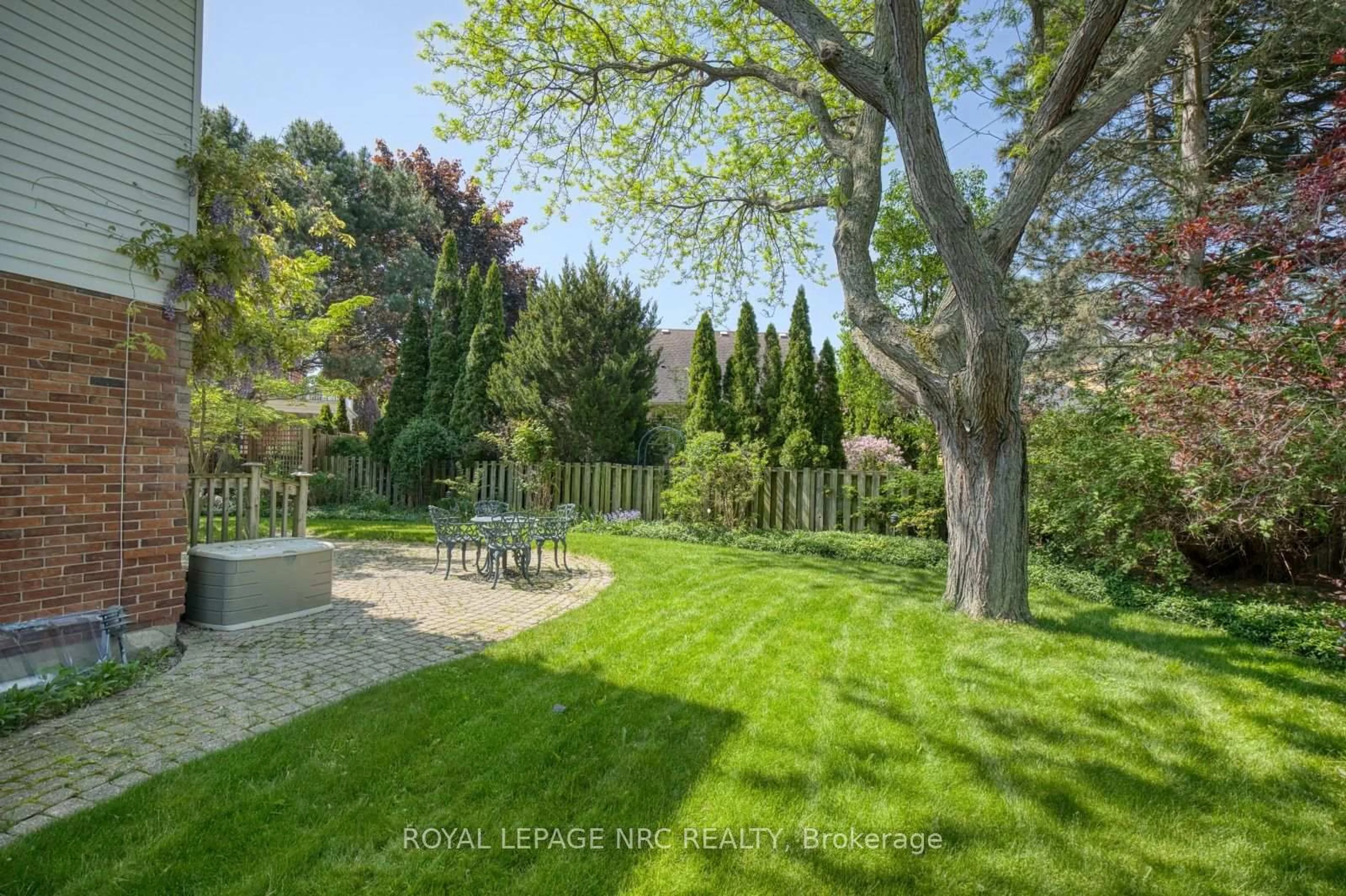 A pic from outside/outdoor area/front of a property/back of a property/a pic from drone, forest/trees view for 35 Garrison Village Dr, Niagara-on-the-Lake Ontario L0S 1J0