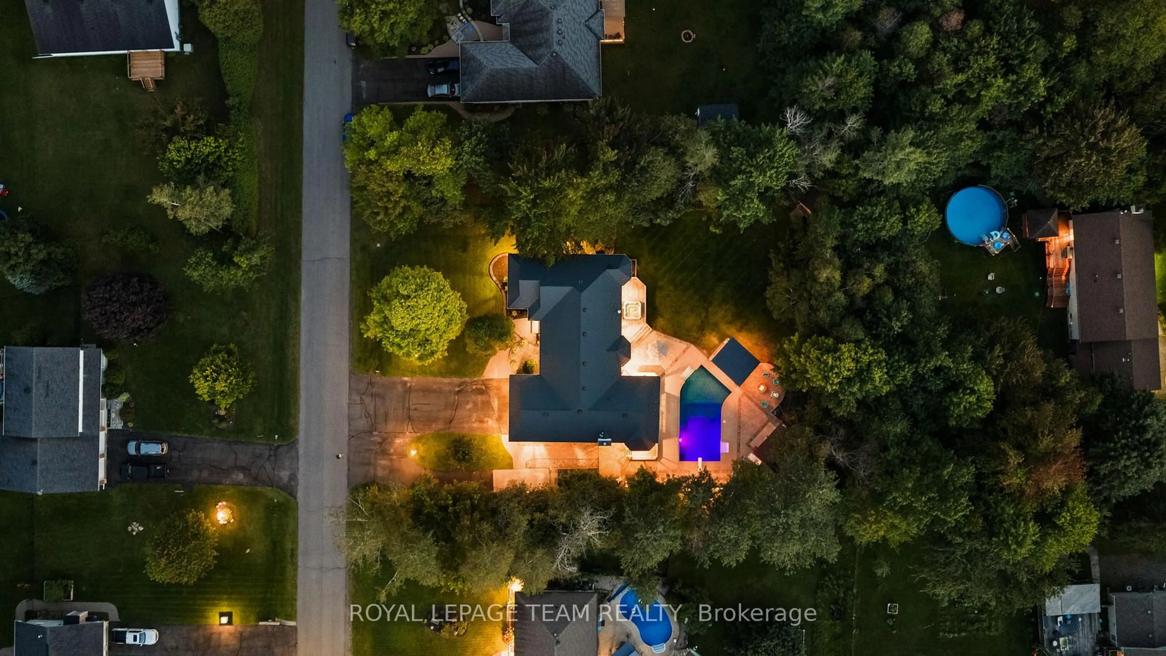 A pic from outside/outdoor area/front of a property/back of a property/a pic from drone, unknown for 3378 Bramble Lane, Osgoode Ontario K0A 2W0