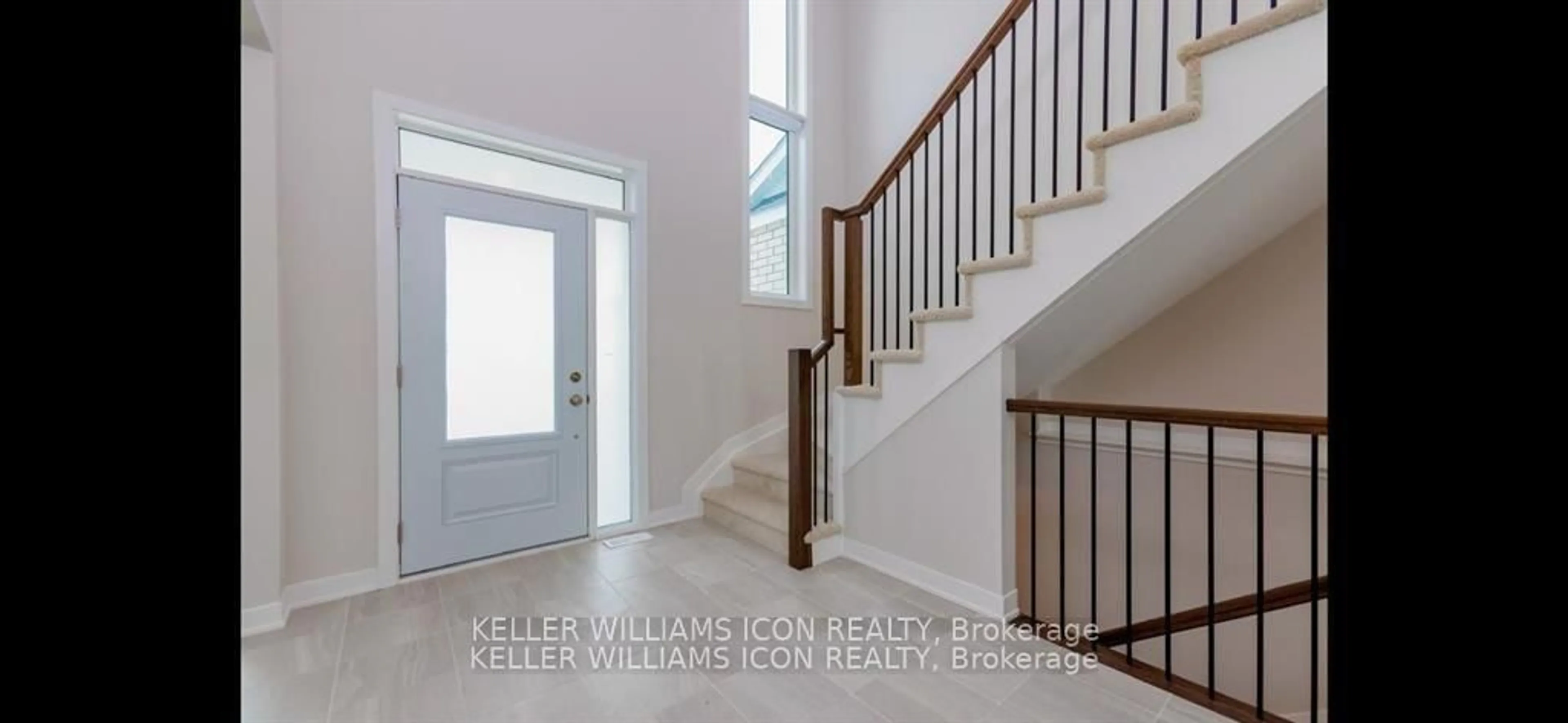 Indoor entryway for 436 Appalachian Circ, Ottawa Ontario K2J 6X4