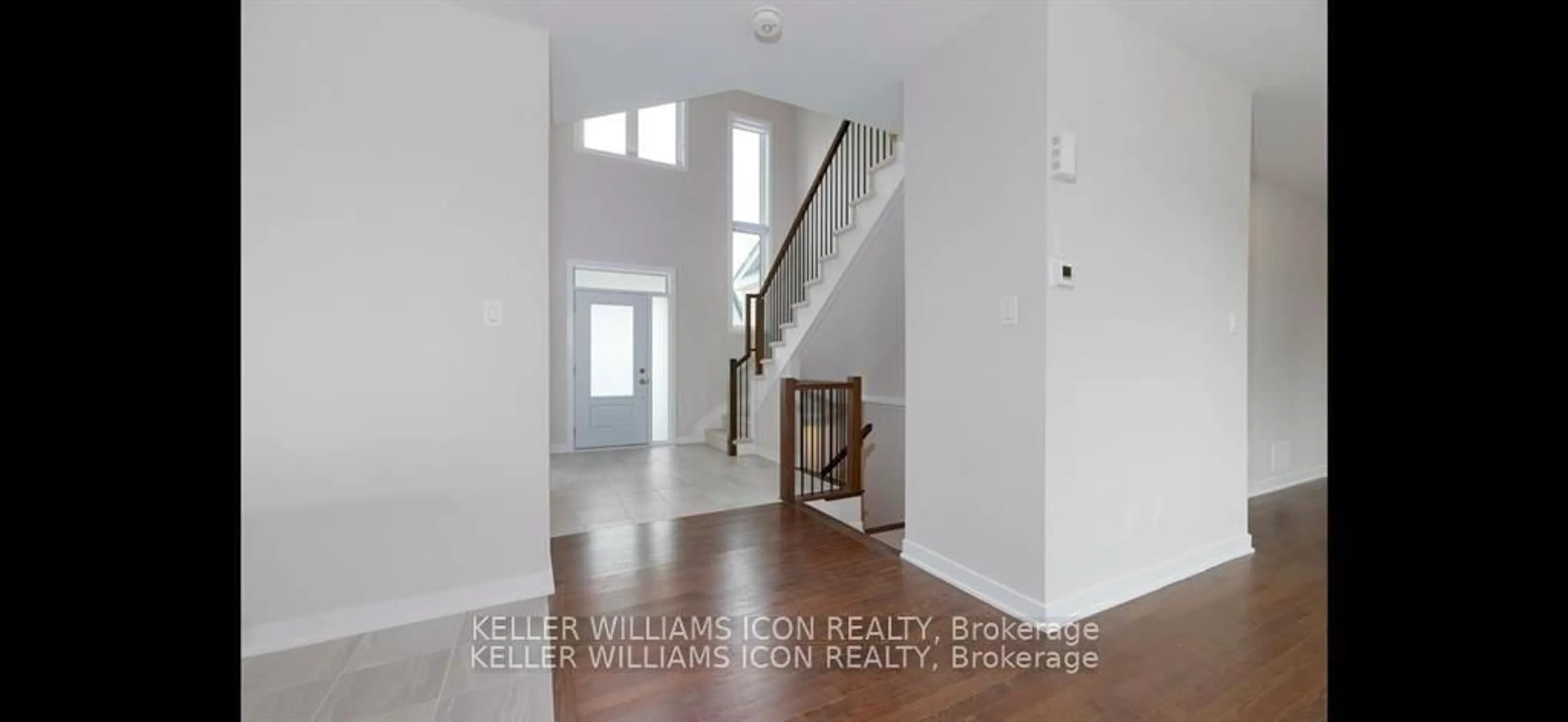 Indoor entryway for 436 Appalachian Circ, Ottawa Ontario K2J 6X4