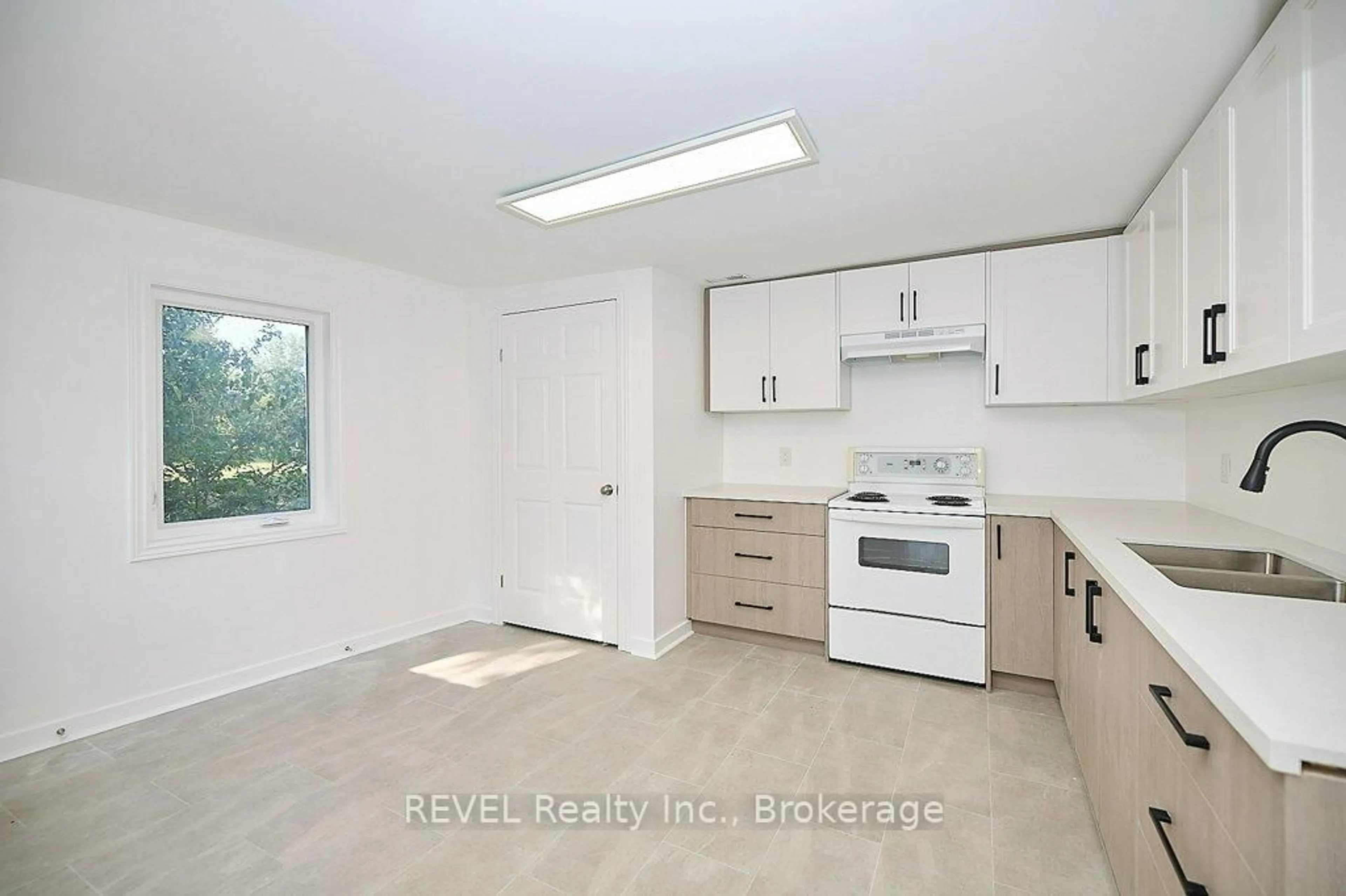 Standard kitchen, unknown for 245 Stanton St, Fort Erie Ontario L2A 3N8