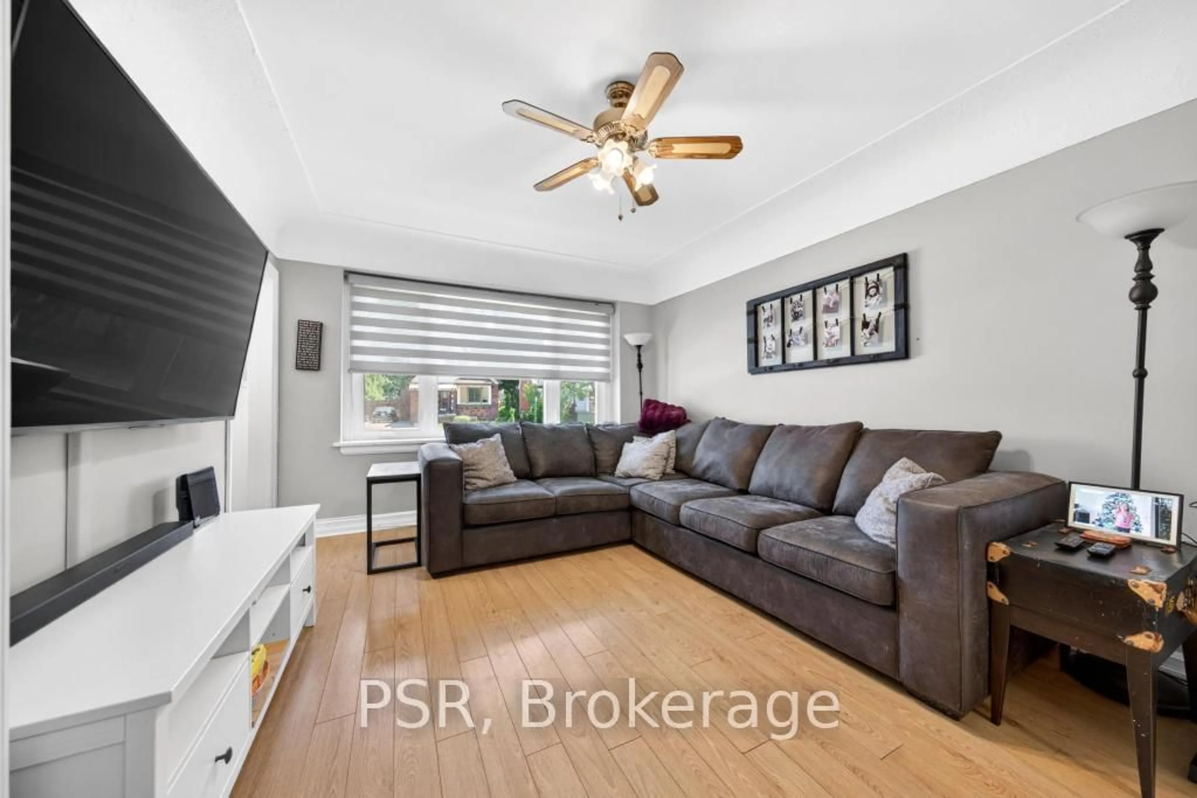Living room with furniture, unknown for 420 Upper Gage Ave, Hamilton Ontario L8V 4H9