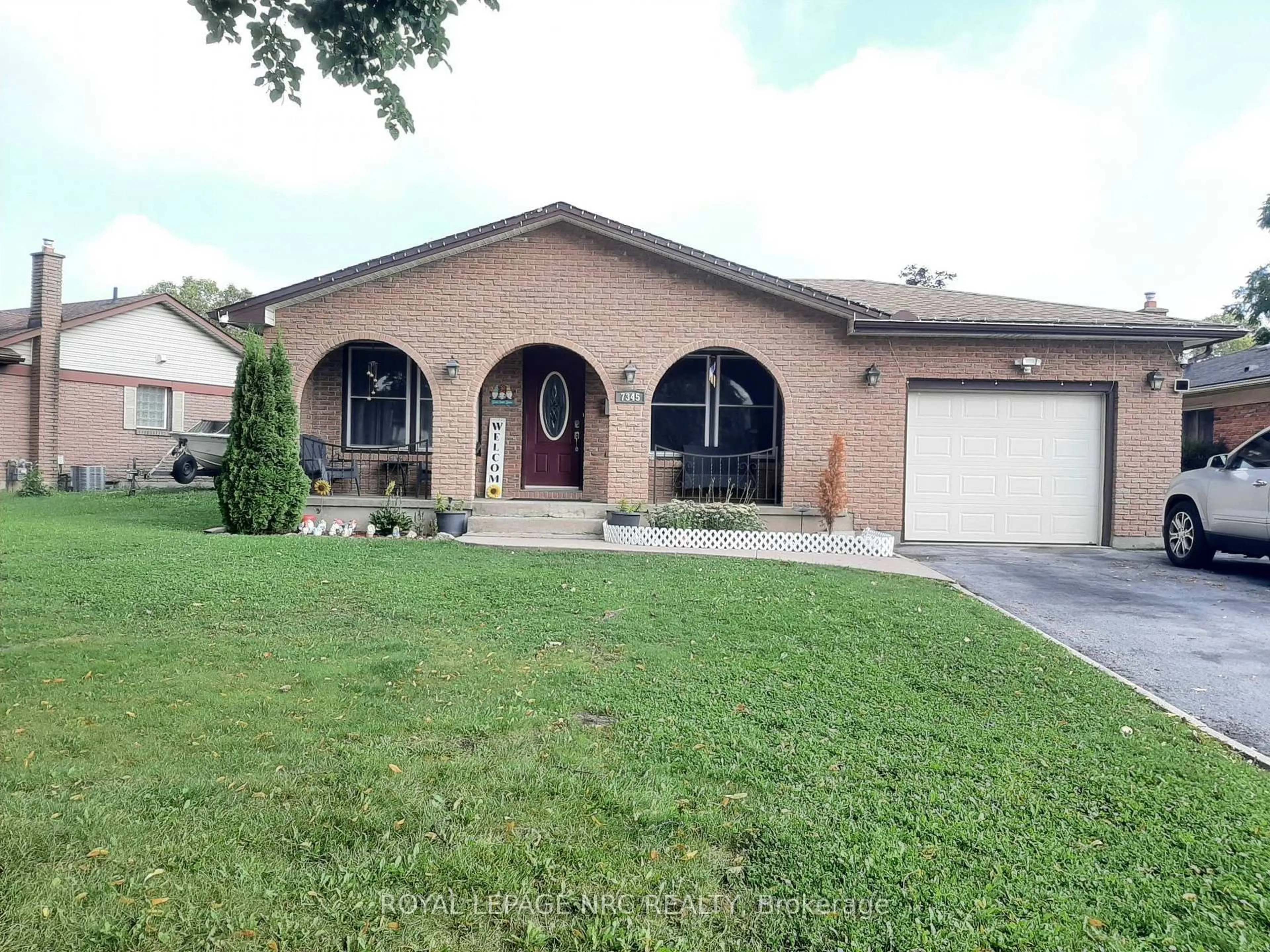 Home with brick exterior material, street for 7345 Mountjoy Crt, Niagara Falls Ontario L2J 3T1