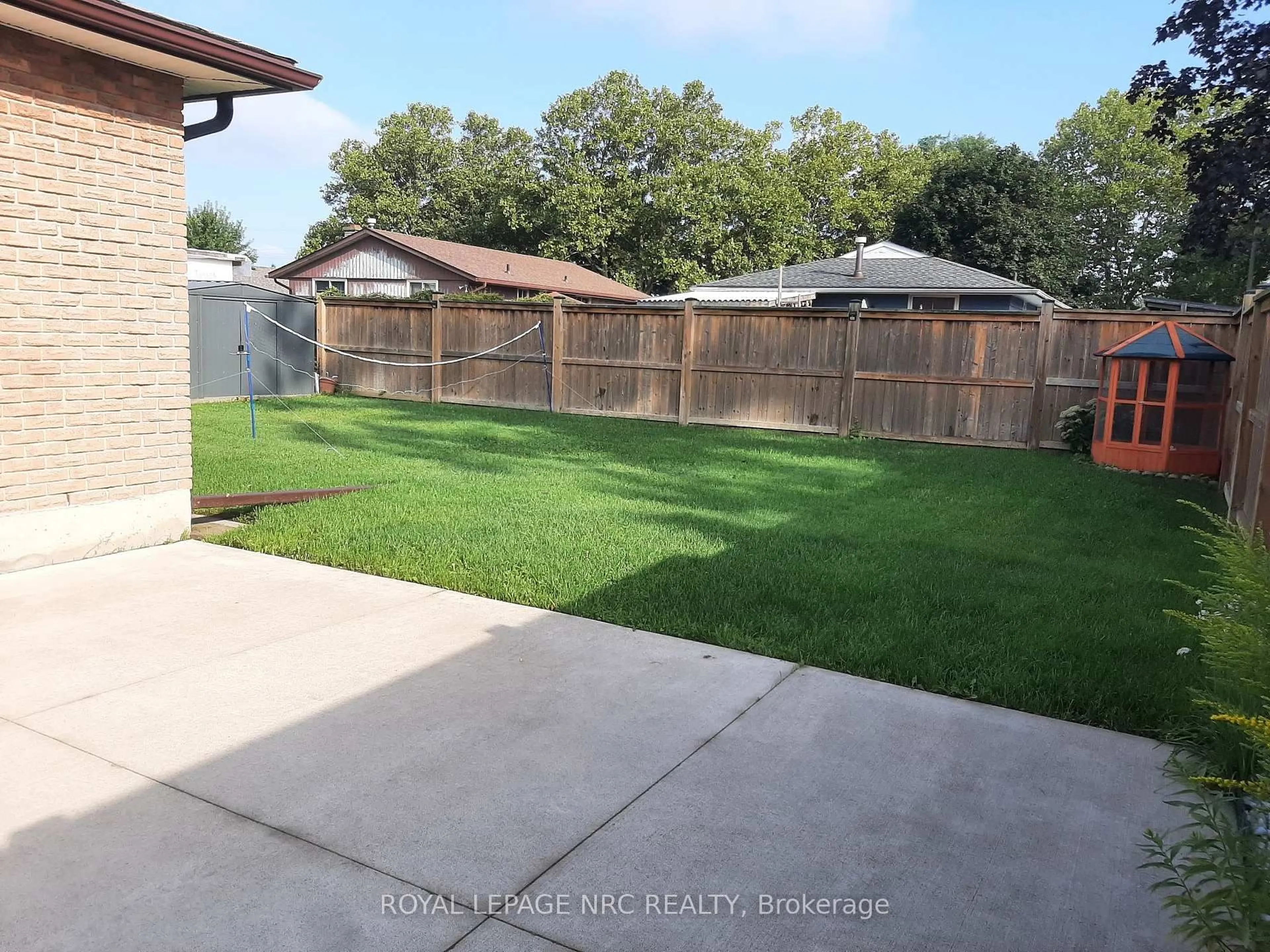 Patio, street for 7345 Mountjoy Crt, Niagara Falls Ontario L2J 3T1