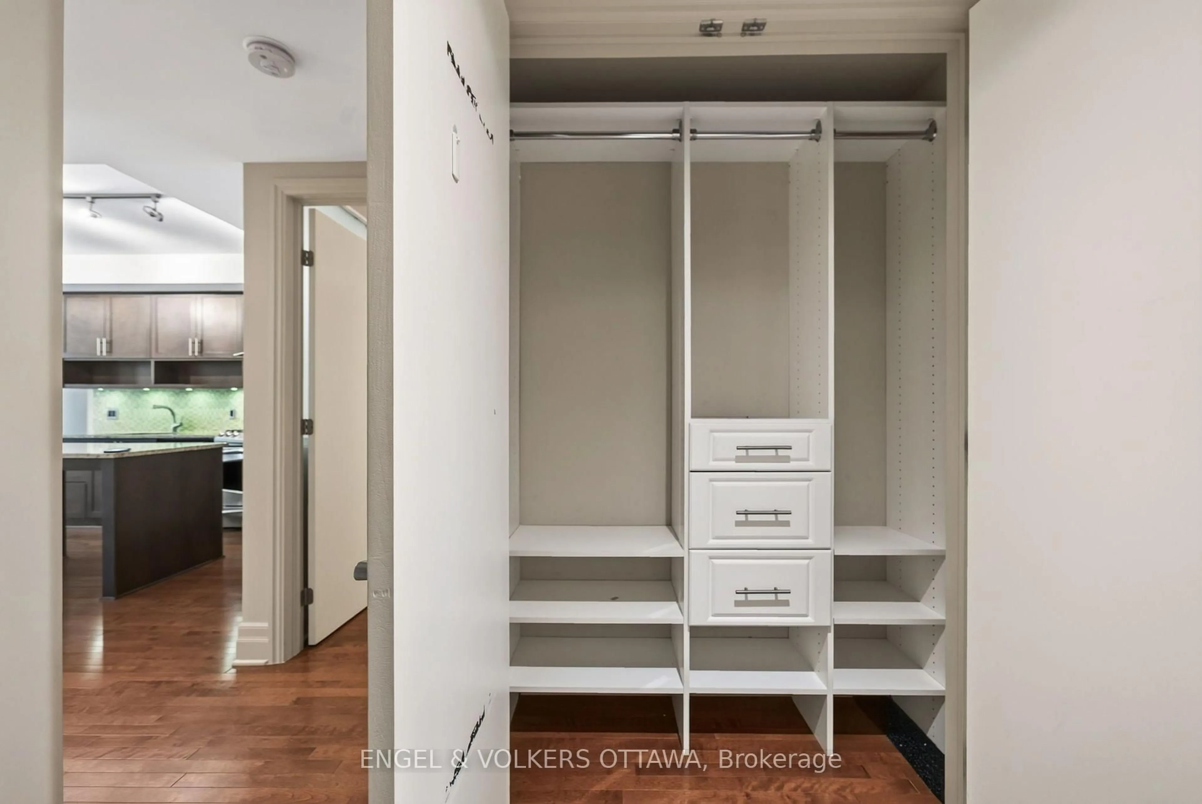 Storage room or clothes room or walk-in closet for 808 Bronson Ave #209, Ottawa Ontario K1S 5A4