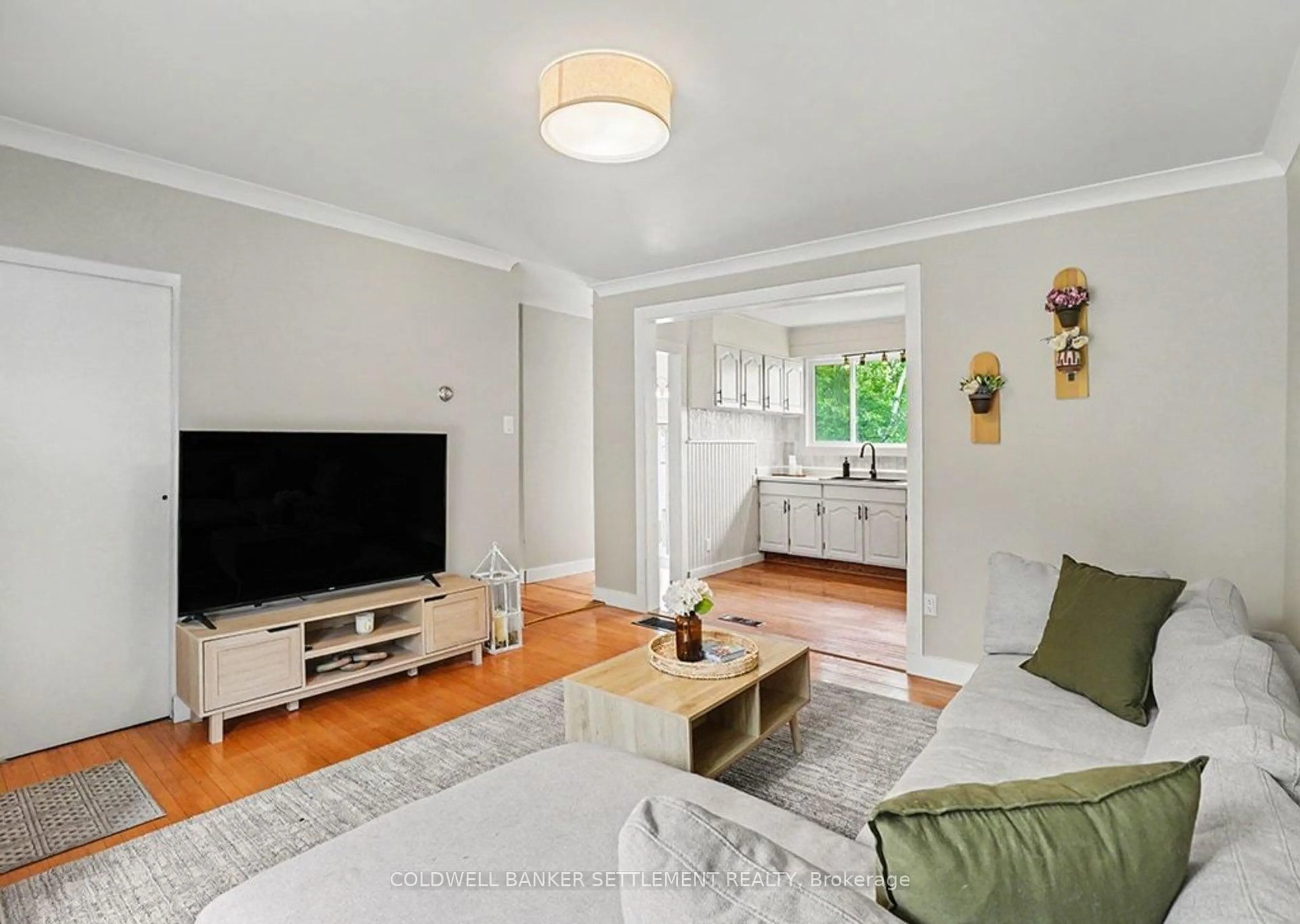Living room with furniture, unknown for 14 Baynes St, Perth Ontario K7H 1R1