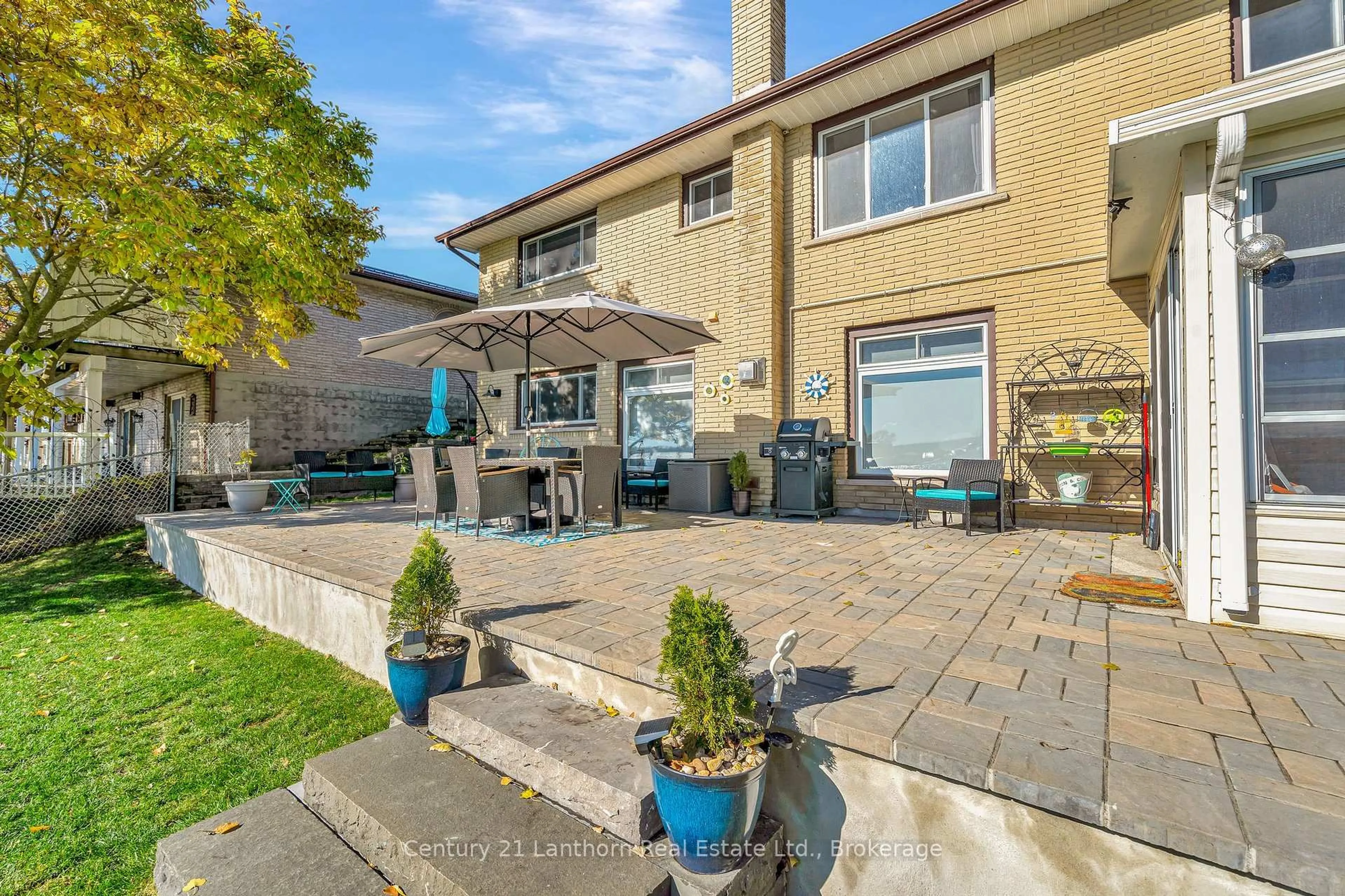 Patio, street for 212 Main St, Deseronto Ontario K0K 1X0