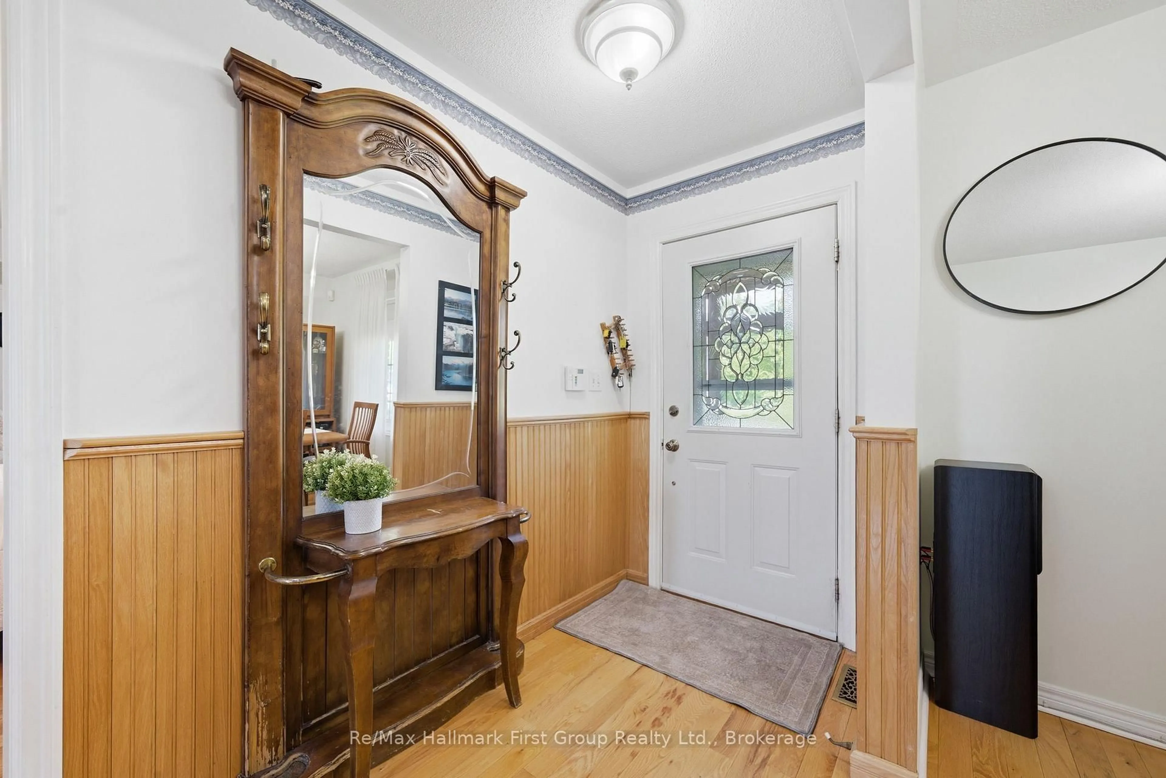 Indoor entryway for 2518 Nagle Rd, Hamilton Township Ontario K0K 1C0