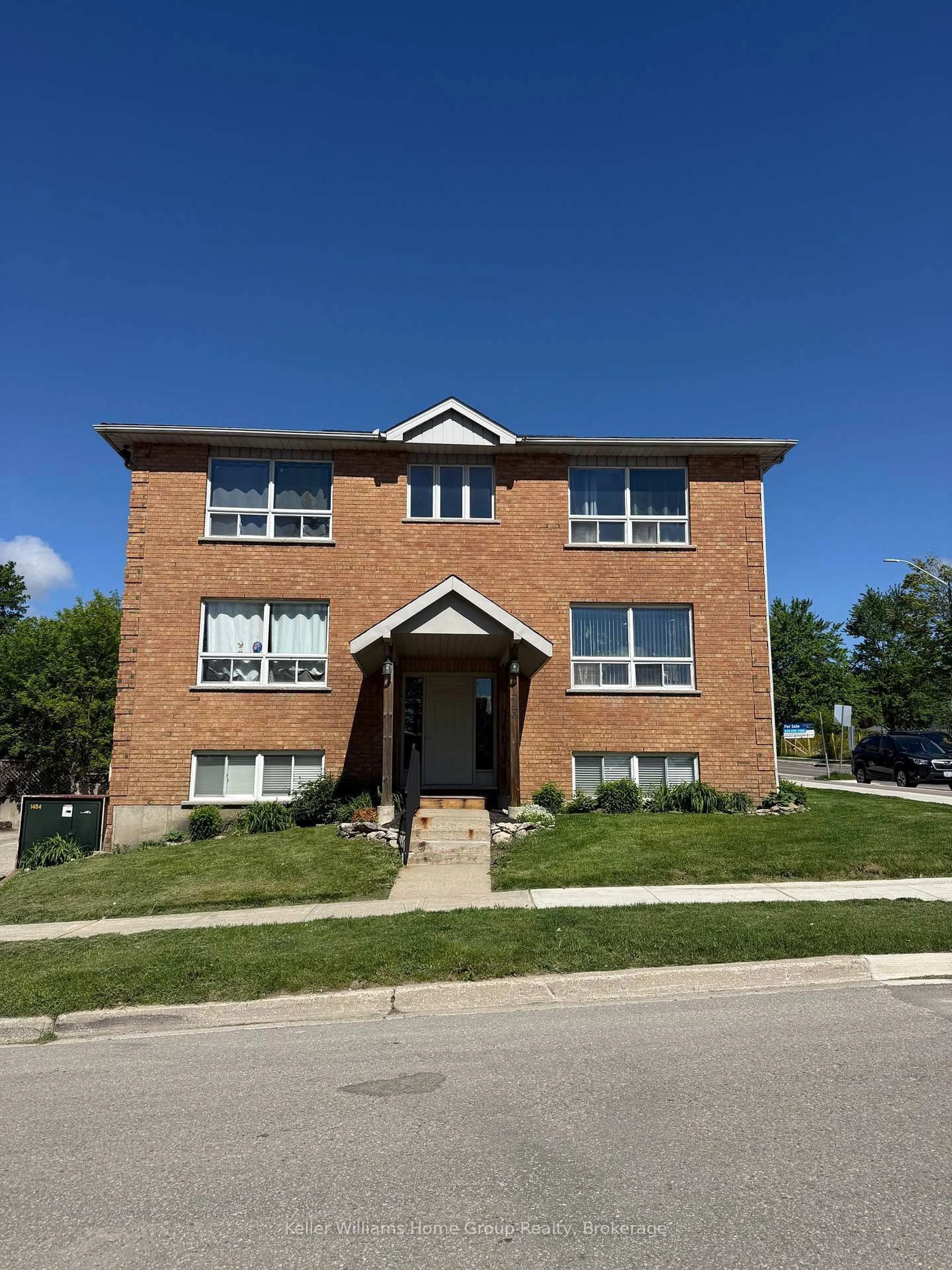 Home with brick exterior material, building for 115 St George St, Centre Wellington Ontario N1M 1H8