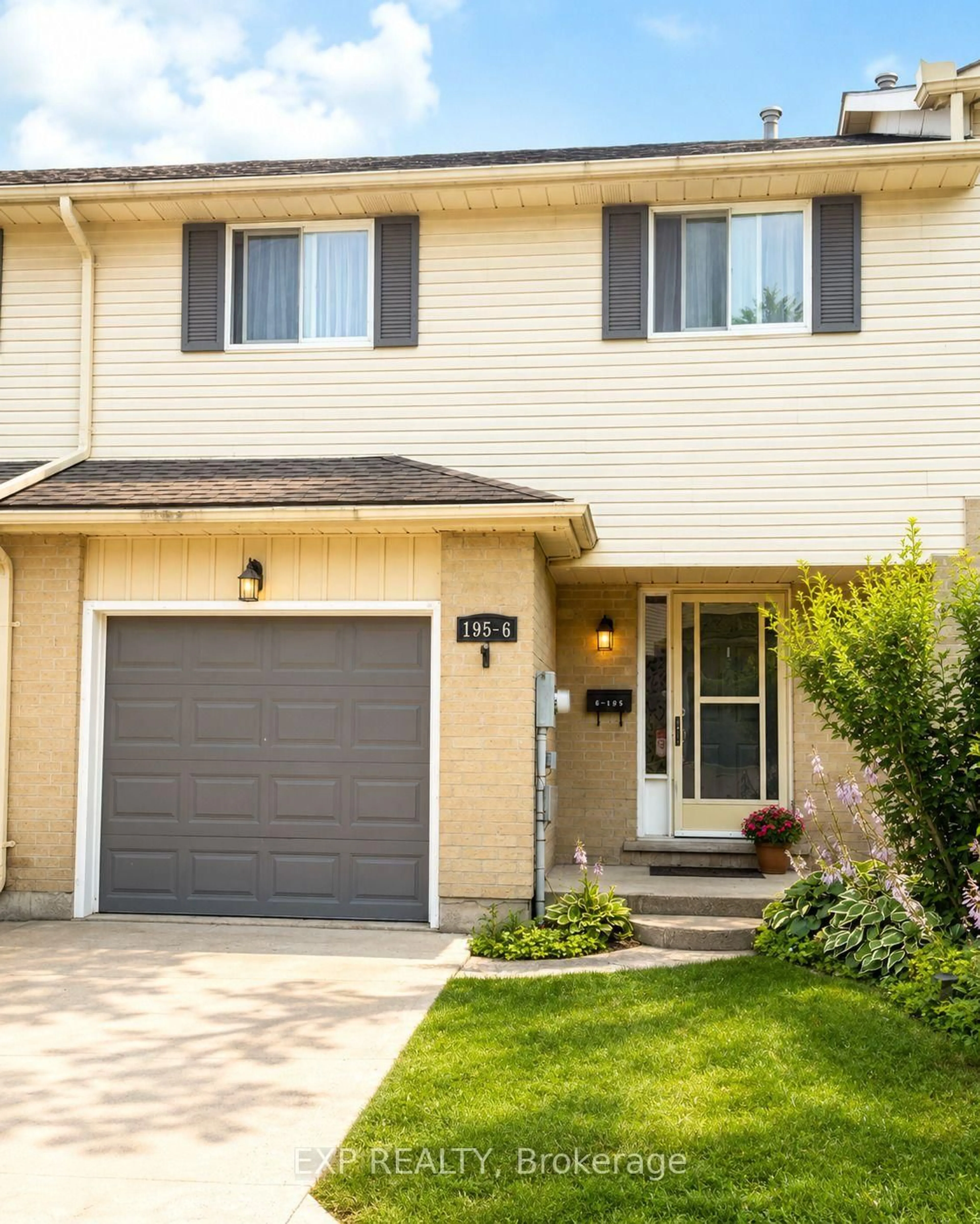 Home with vinyl exterior material, street for 195 Ferguson Dr #6, Woodstock Ontario N4V 1A4