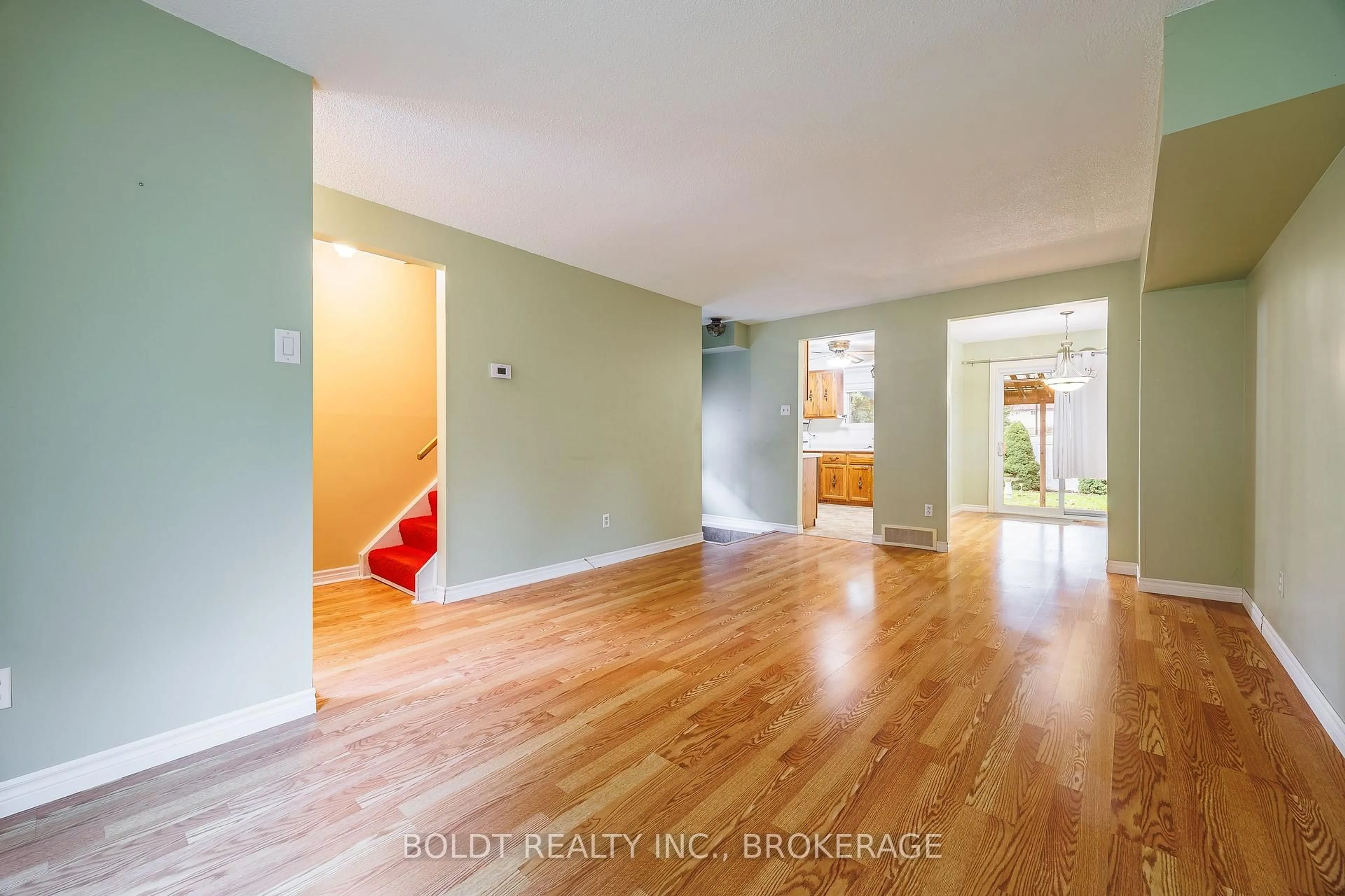 Indoor entryway for 50 Silvan Dr, Welland Ontario L3C 6C3