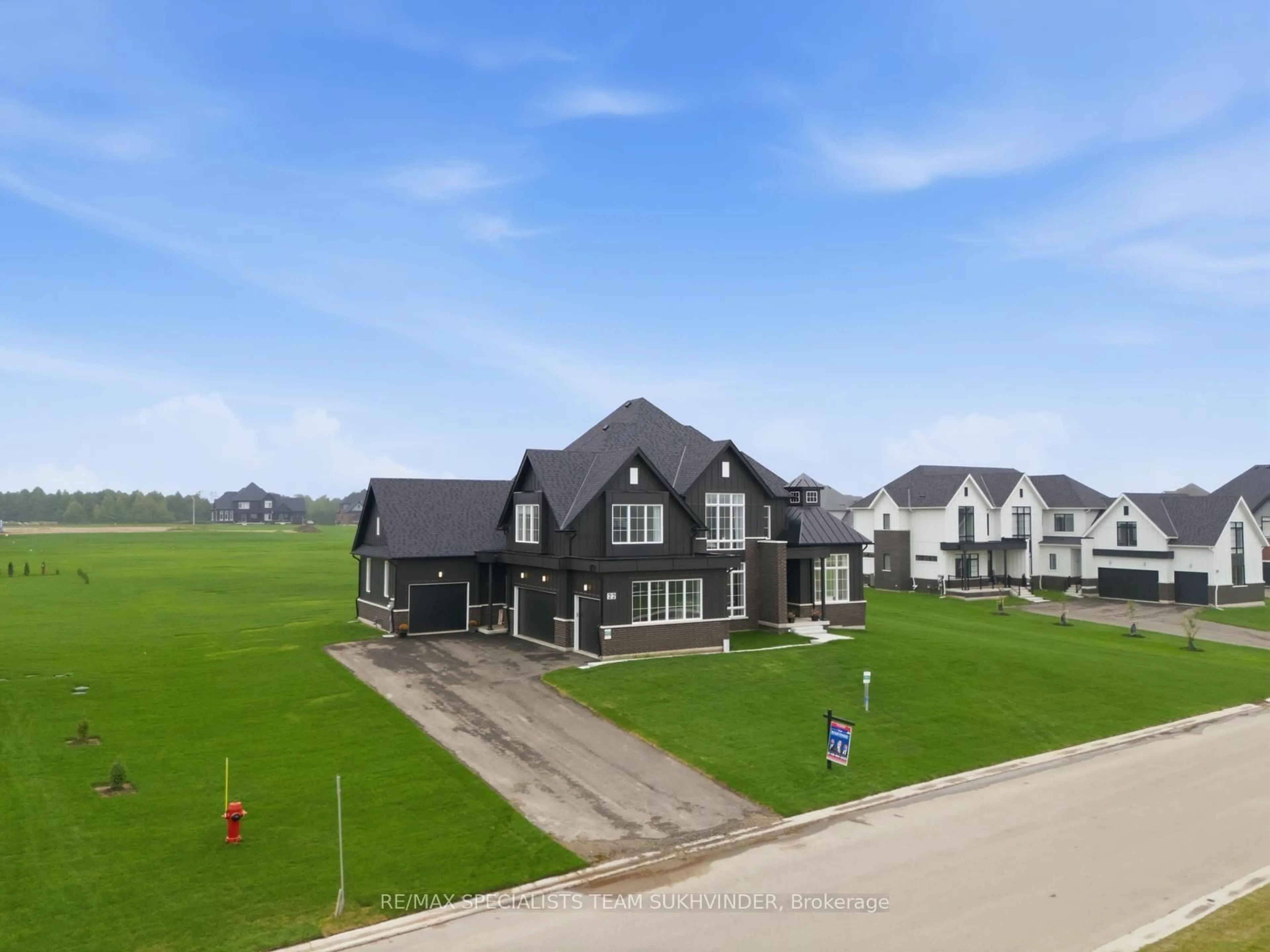 A pic from outside/outdoor area/front of a property/back of a property/a pic from drone, building for 22 Ewing Way, Amaranth Ontario L9W 5G9