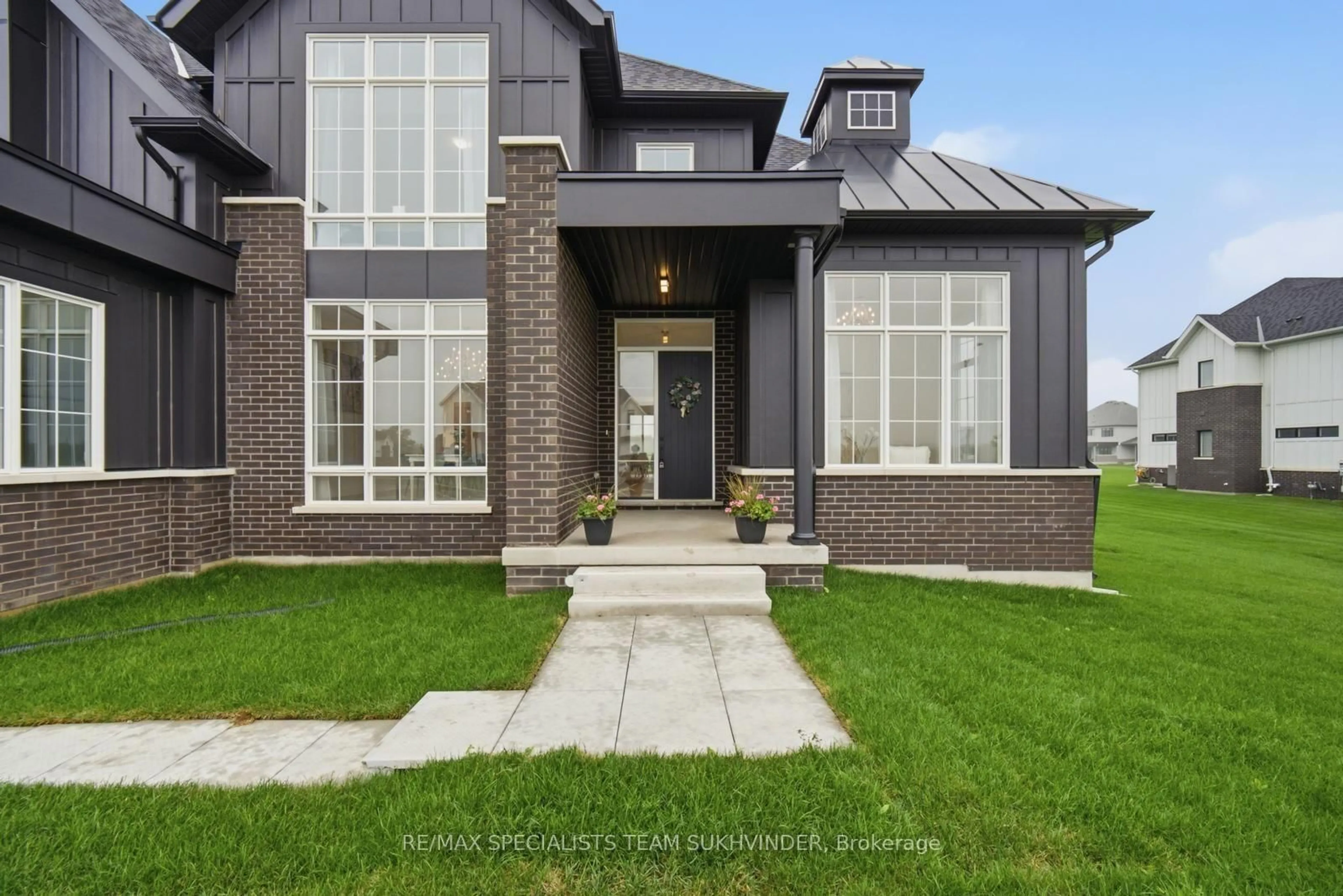 Home with brick exterior material, street for 22 Ewing Way, Amaranth Ontario L9W 5G9