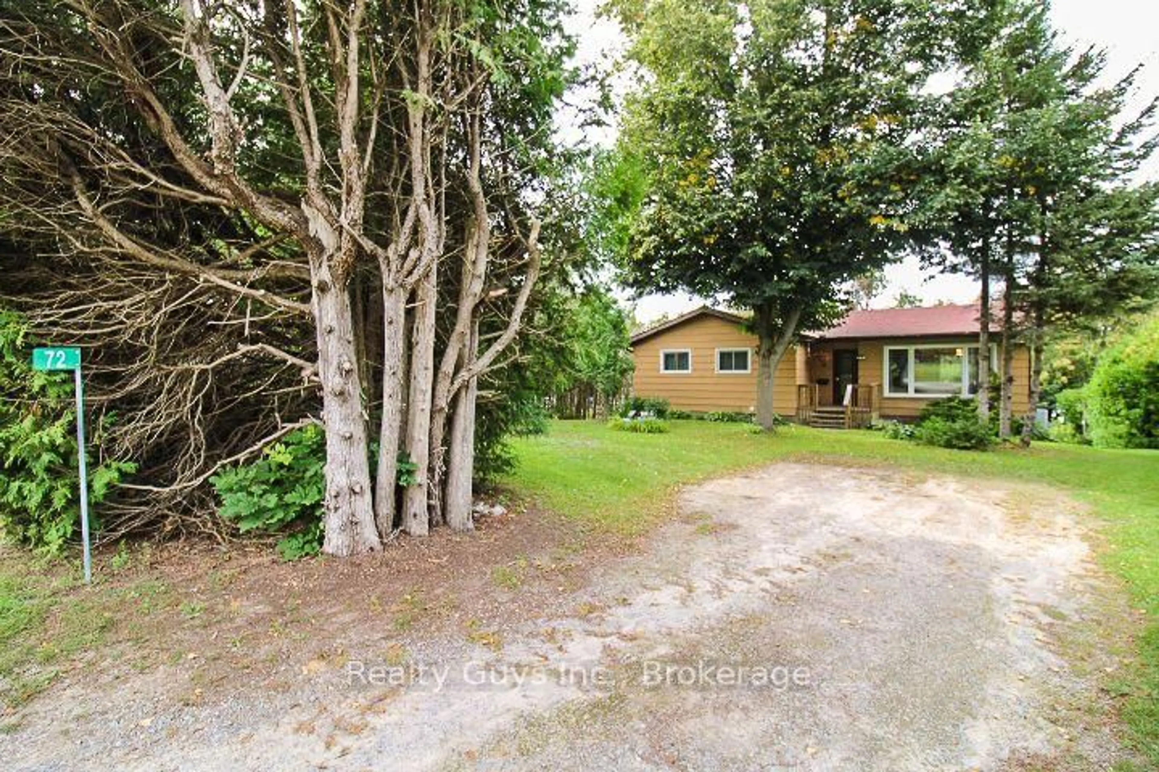 A pic from outside/outdoor area/front of a property/back of a property/a pic from drone, unknown for 72 Shelter Bay St, Kawartha Lakes Ontario K0L 2W0