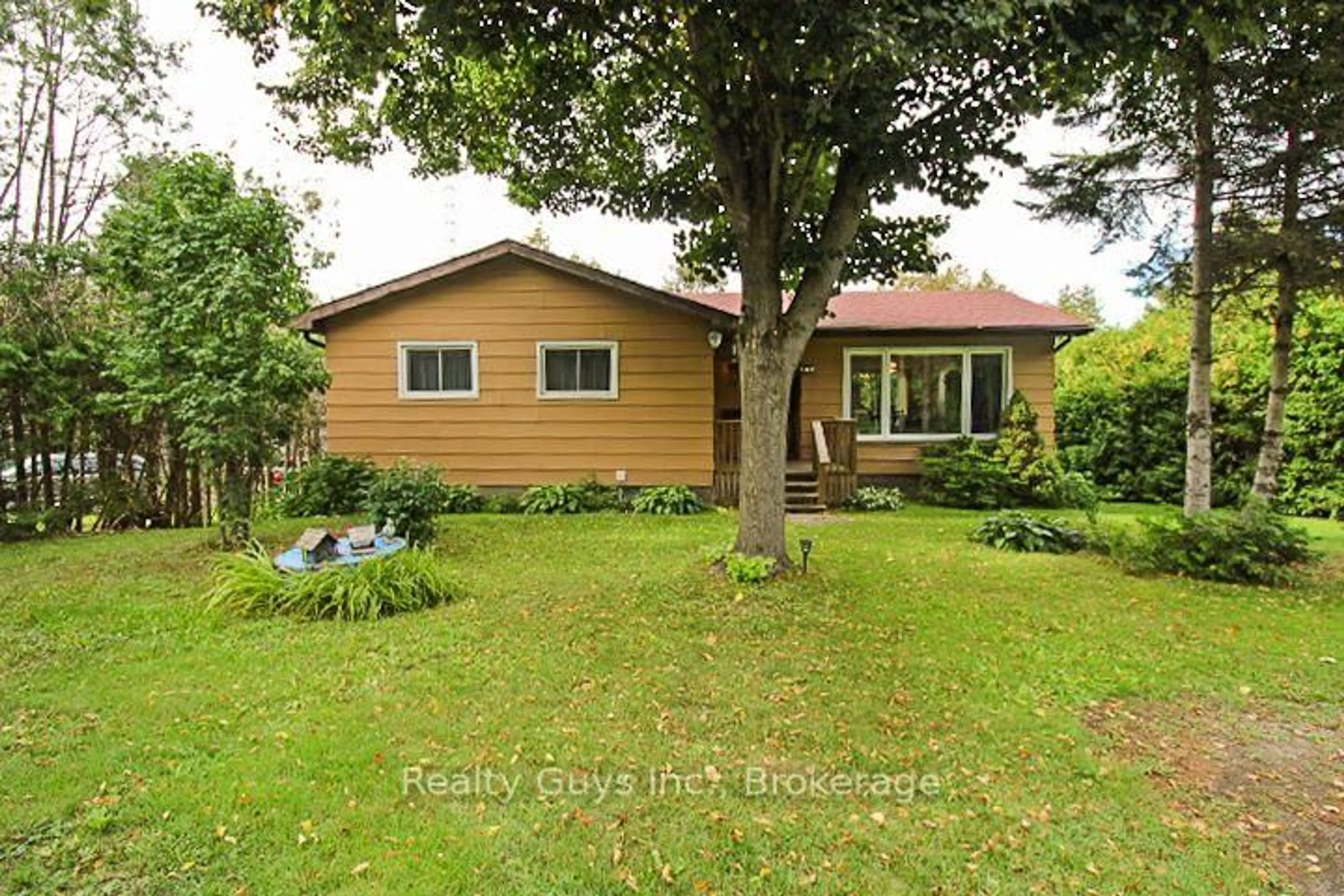 A pic from outside/outdoor area/front of a property/back of a property/a pic from drone, street for 72 Shelter Bay St, Kawartha Lakes Ontario K0L 2W0