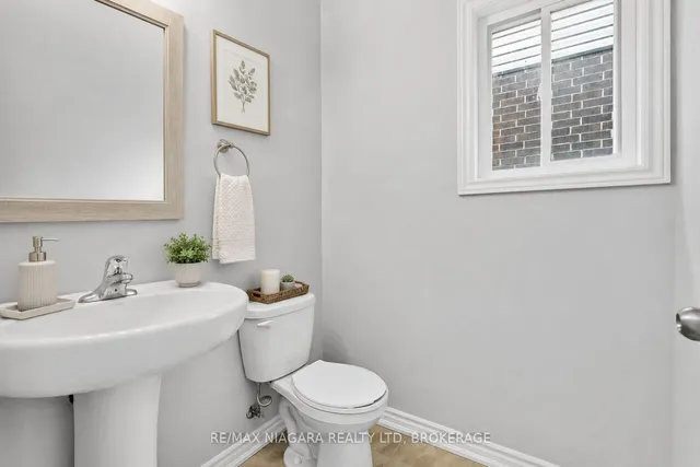 218 Wellandvale Rd, Welland 5