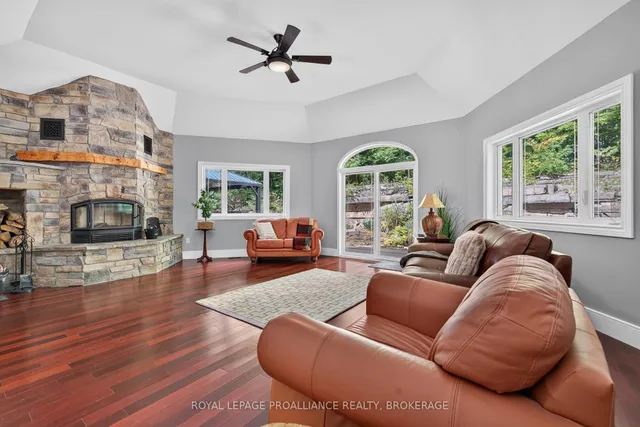 27 Collins Dr, Inverary 5