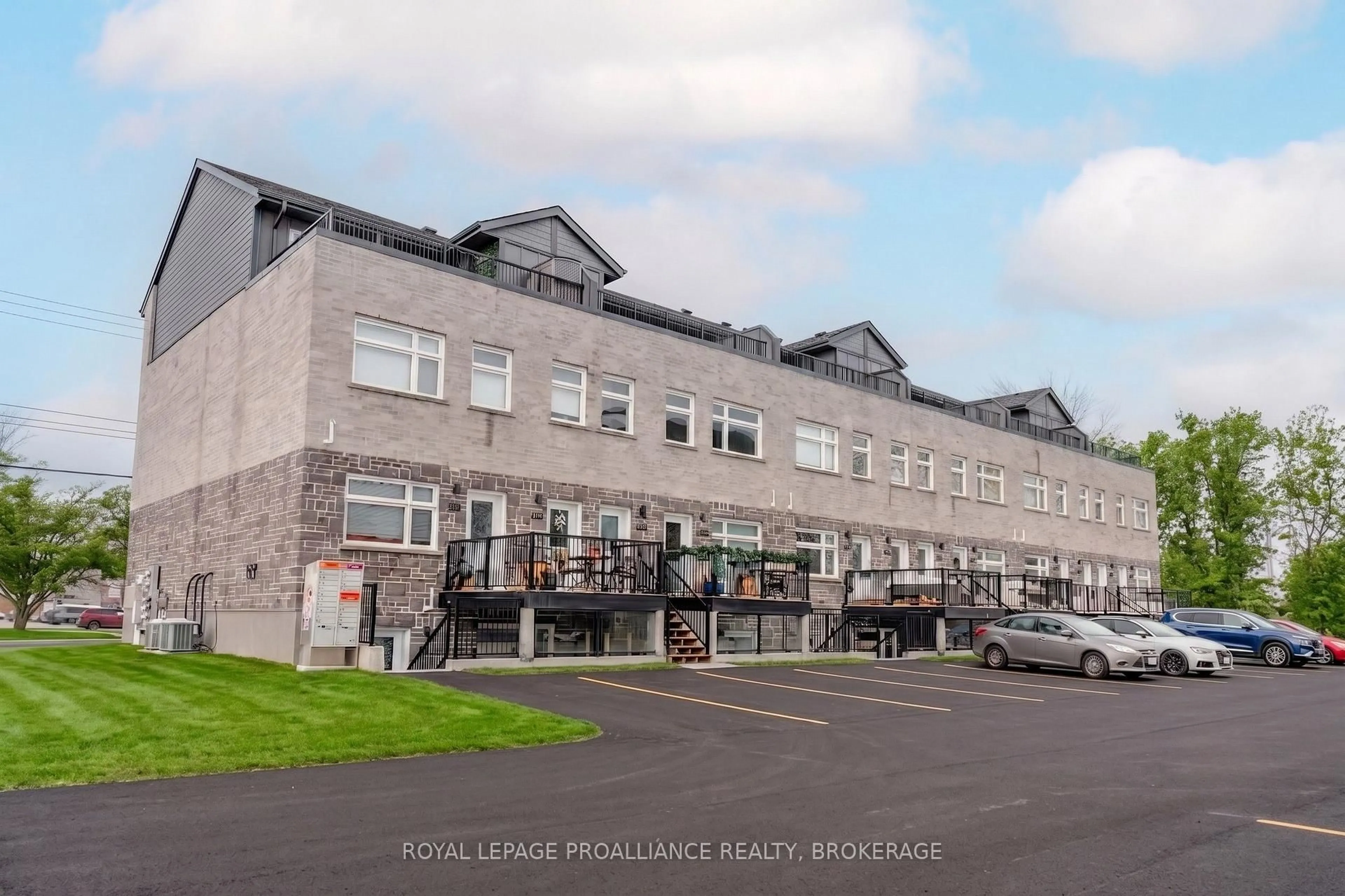 Unknown for 809 Development Dr #105, Kingston Ontario K7M 0J4