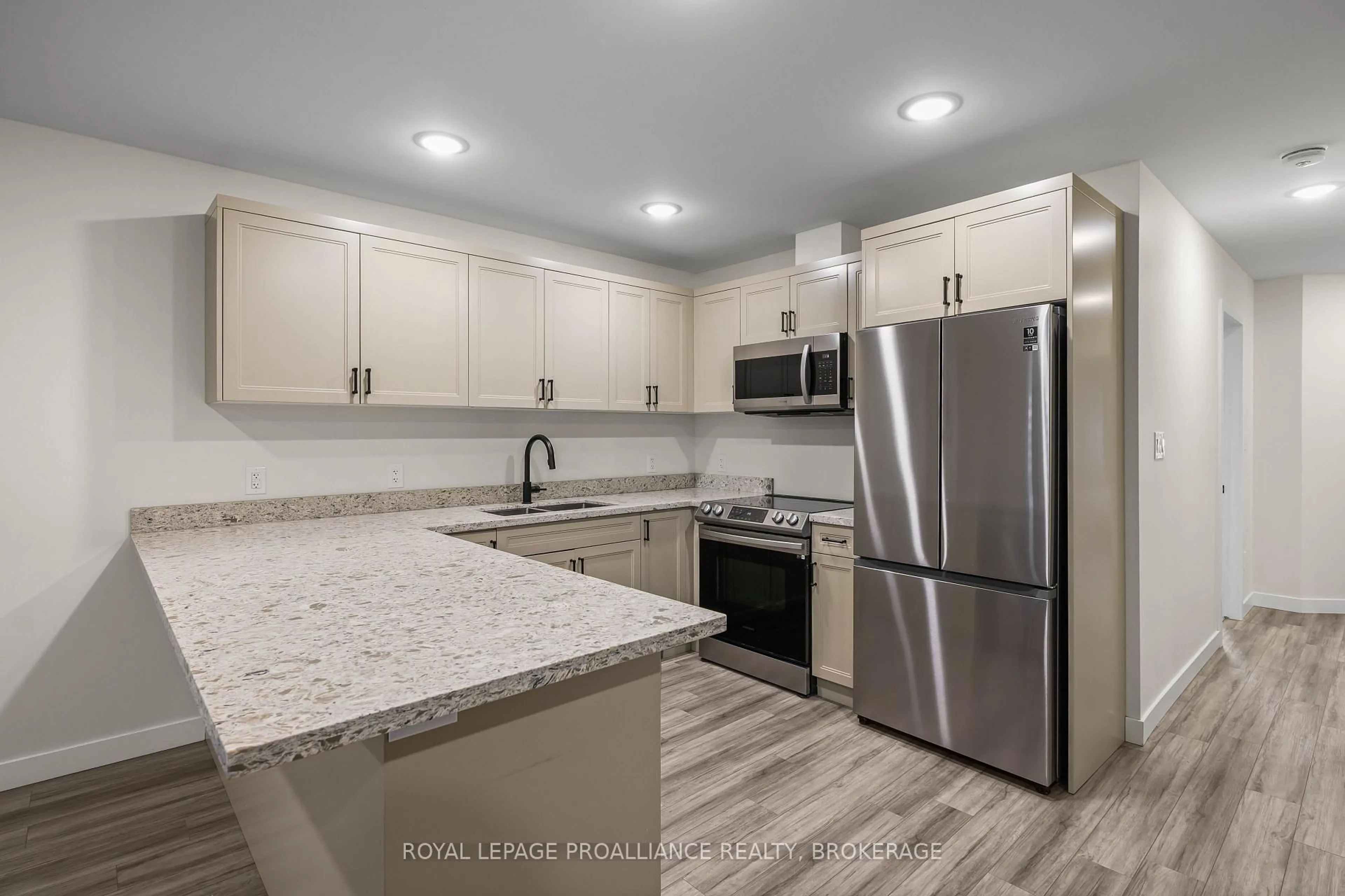 Unknown for 809 Development Dr #105, Kingston Ontario K7M 0J4