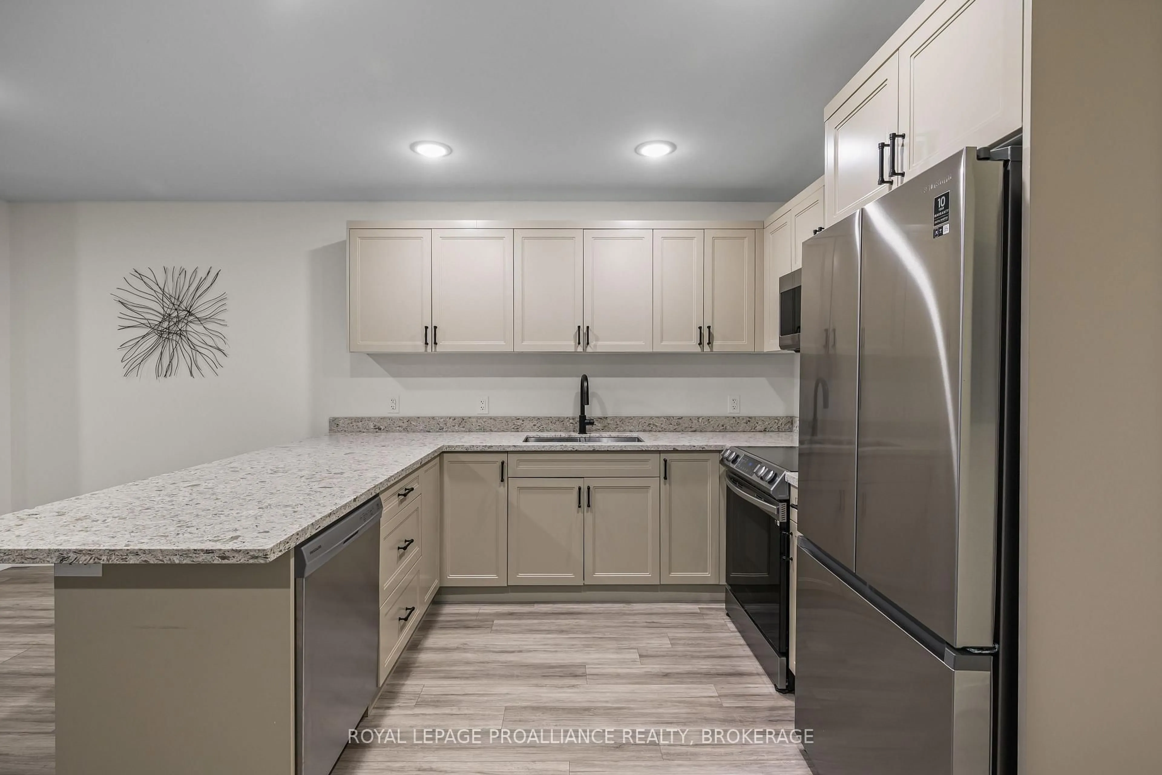 Unknown for 809 Development Dr #105, Kingston Ontario K7M 0J4