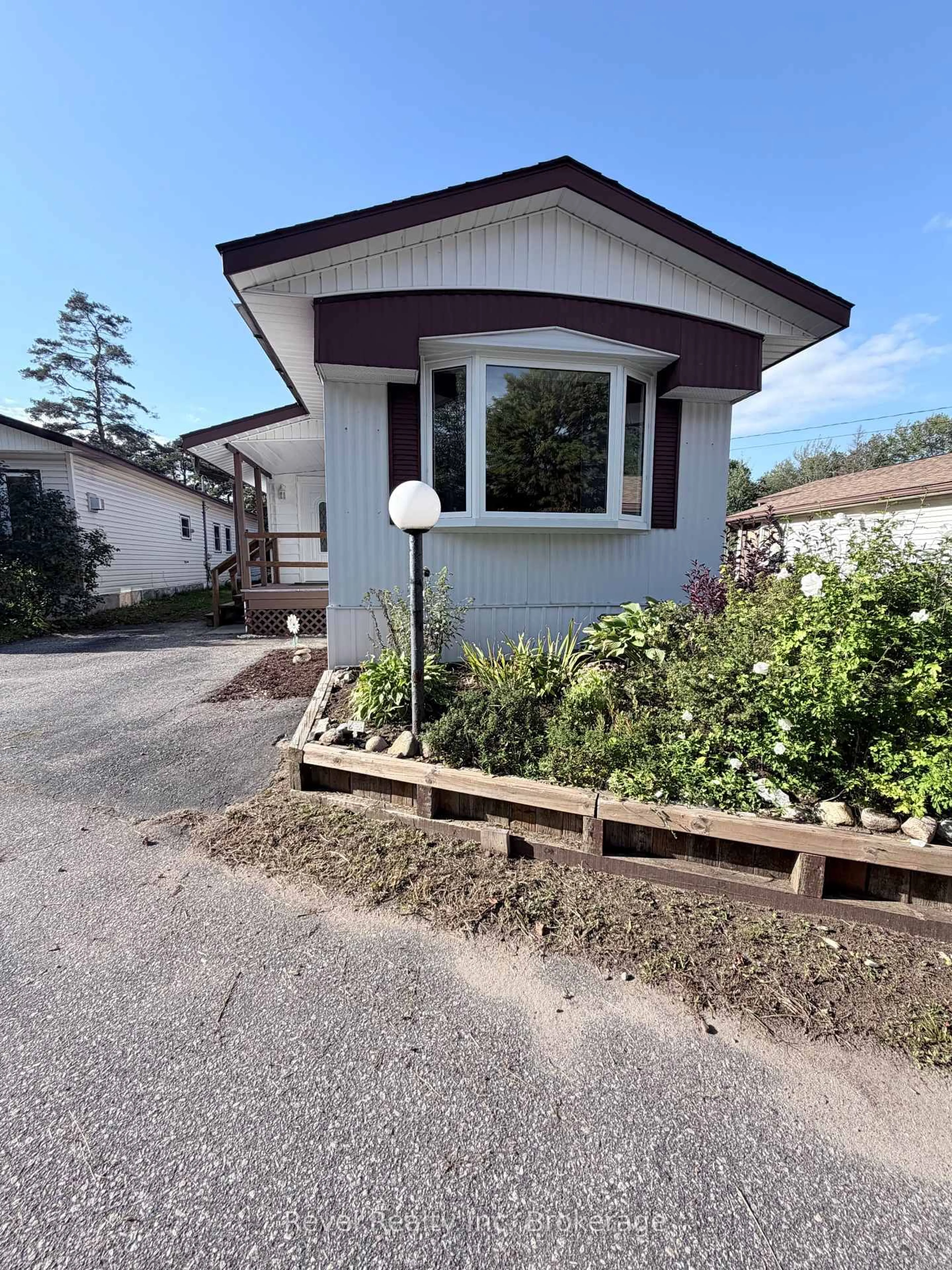 Unknown for 208 Little Down Lane #7, North Bay Ontario P1B 8G2