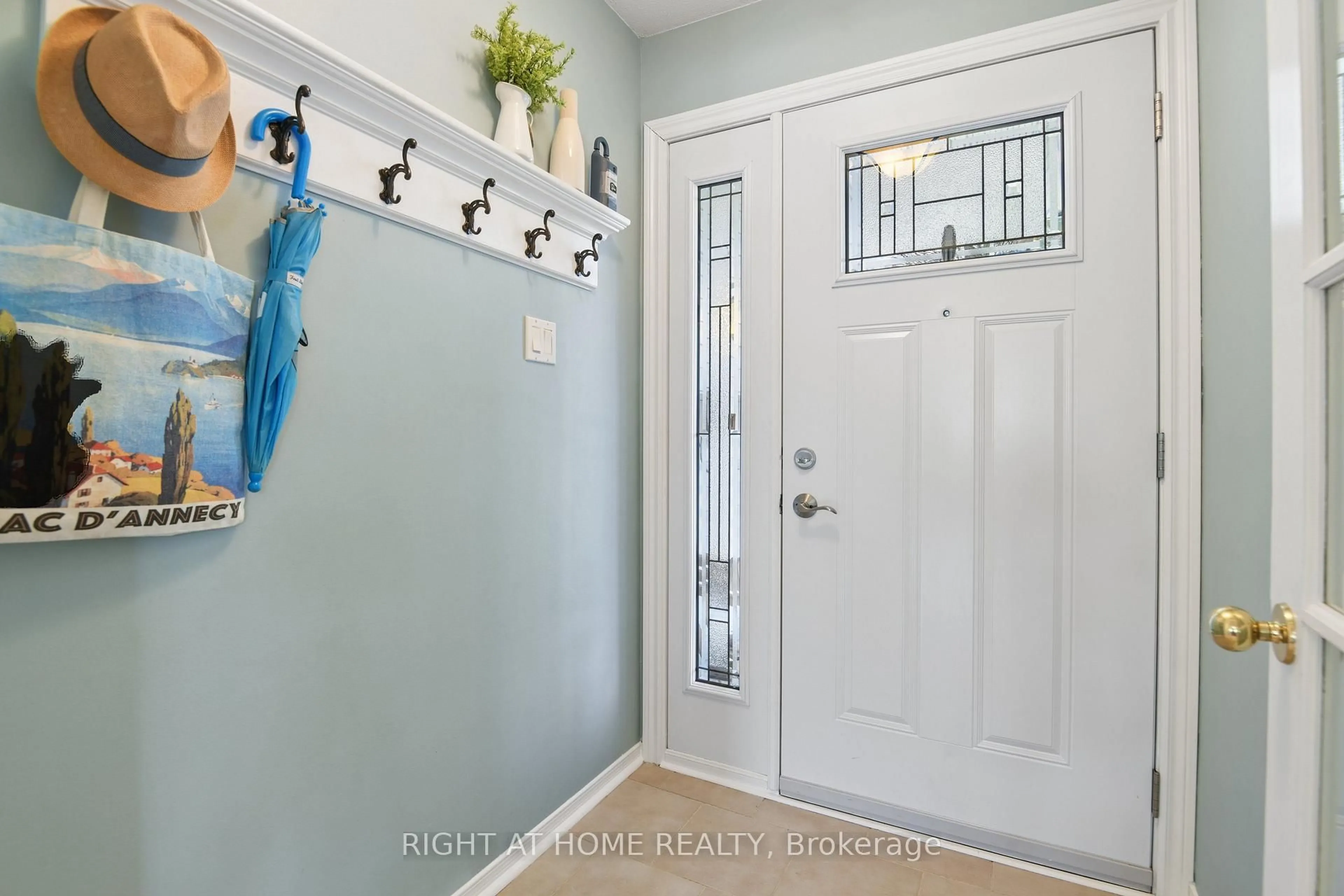 Indoor entryway for 1777 Tache Way, Ottawa Ontario K4A 2S8