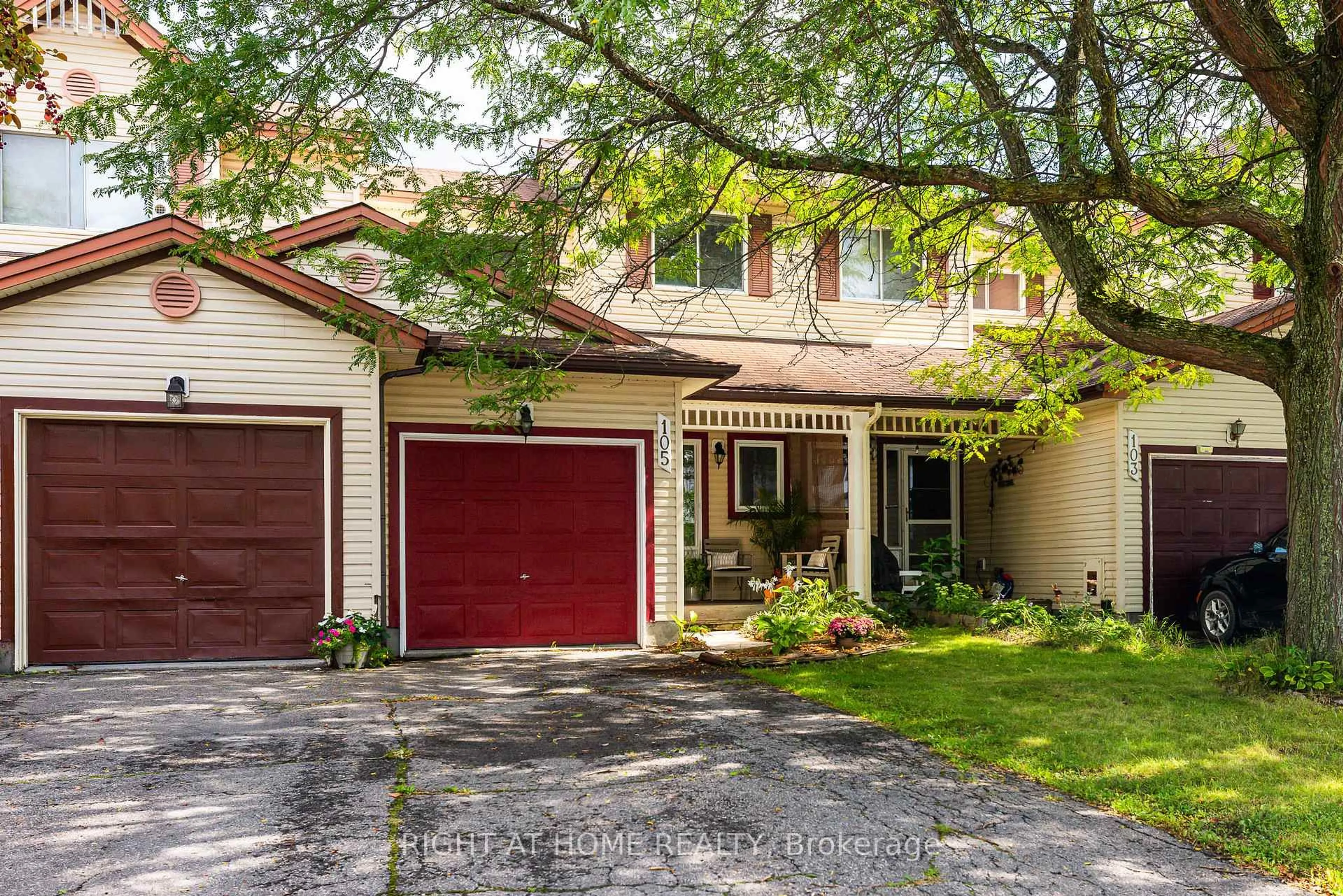 Home with vinyl exterior material, street for 105 Crampton Dr, Carleton Place Ontario K7C 4P8