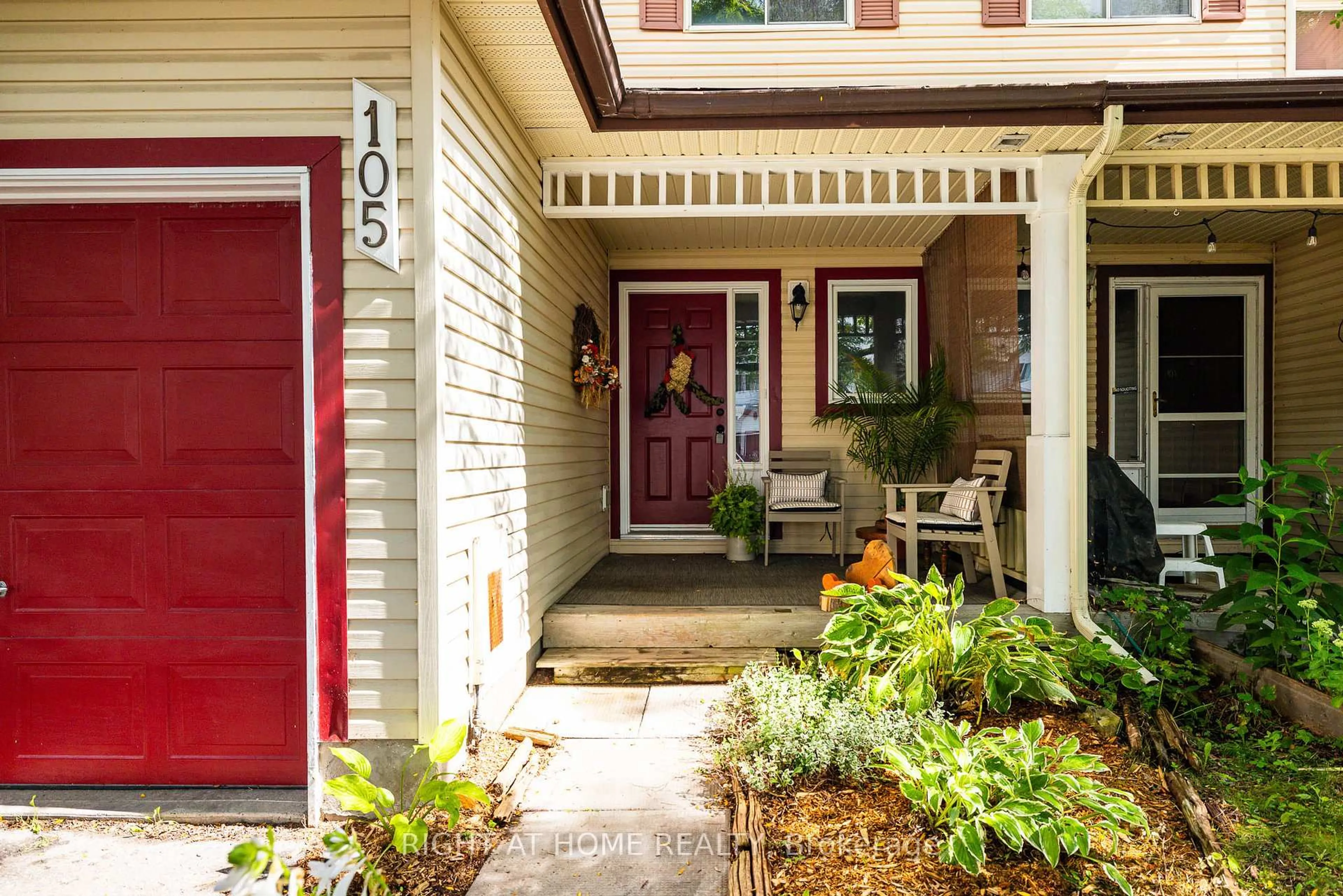 Indoor entryway for 105 Crampton Dr, Carleton Place Ontario K7C 4P8