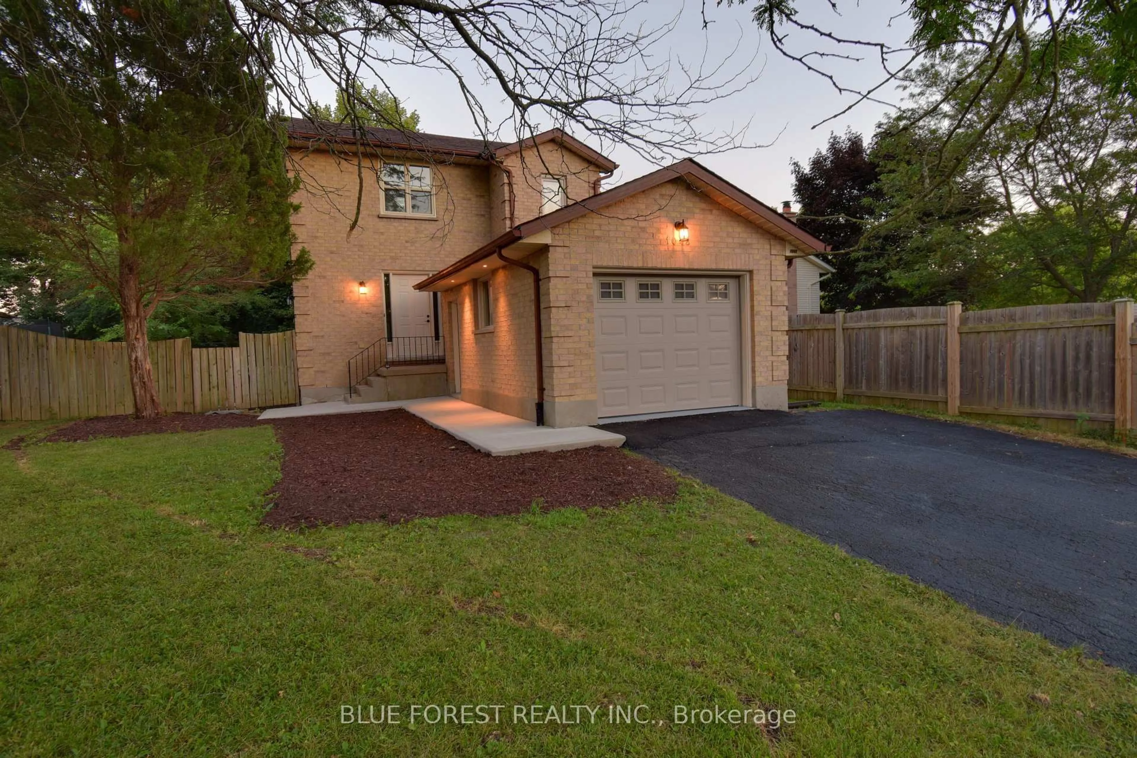 Home with brick exterior material, street for 1048 Mahogany Rd, London North Ontario N6H 2W5