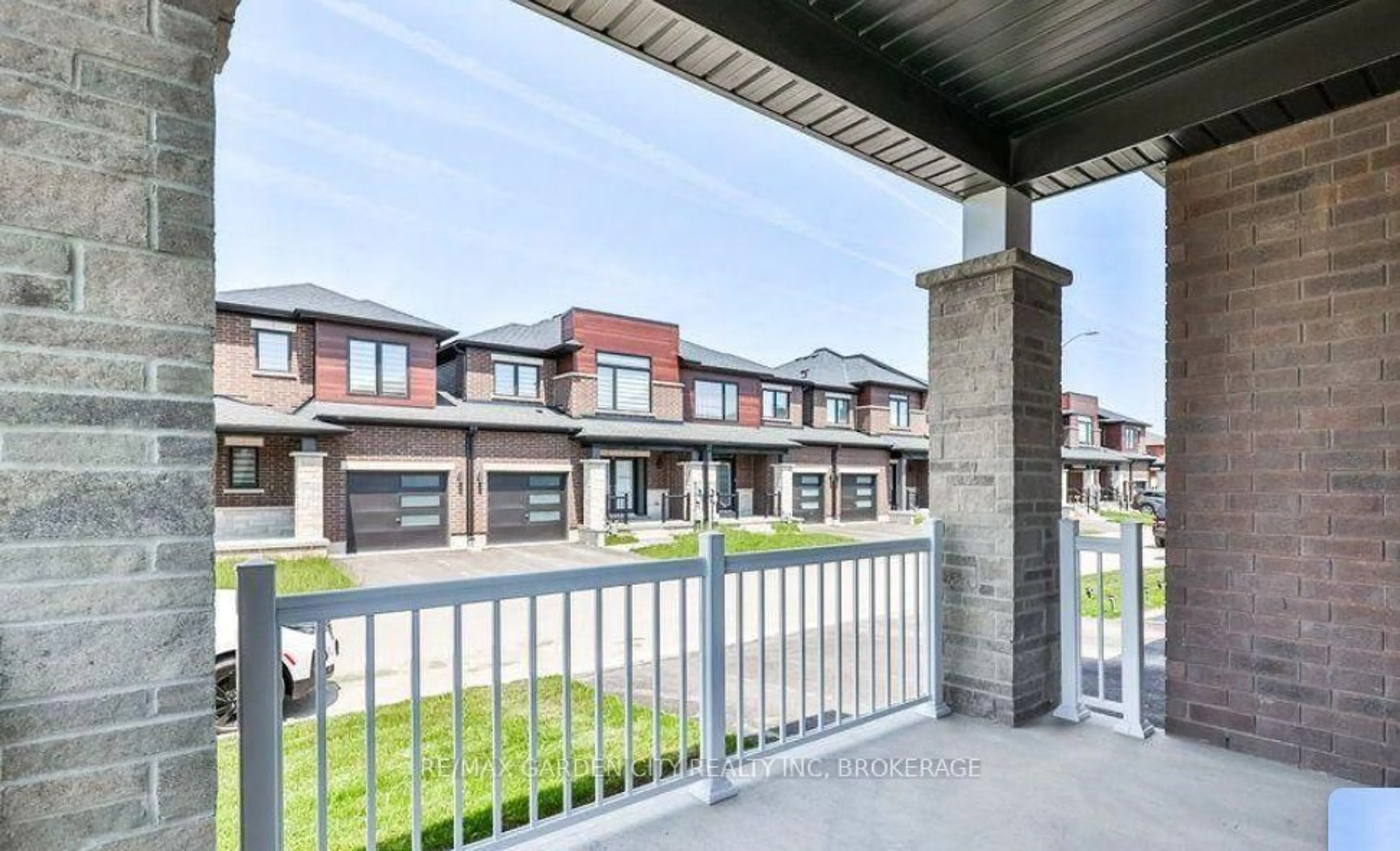 Patio, street for 41 Bentgrass Dr, Welland Ontario L3B 0H4